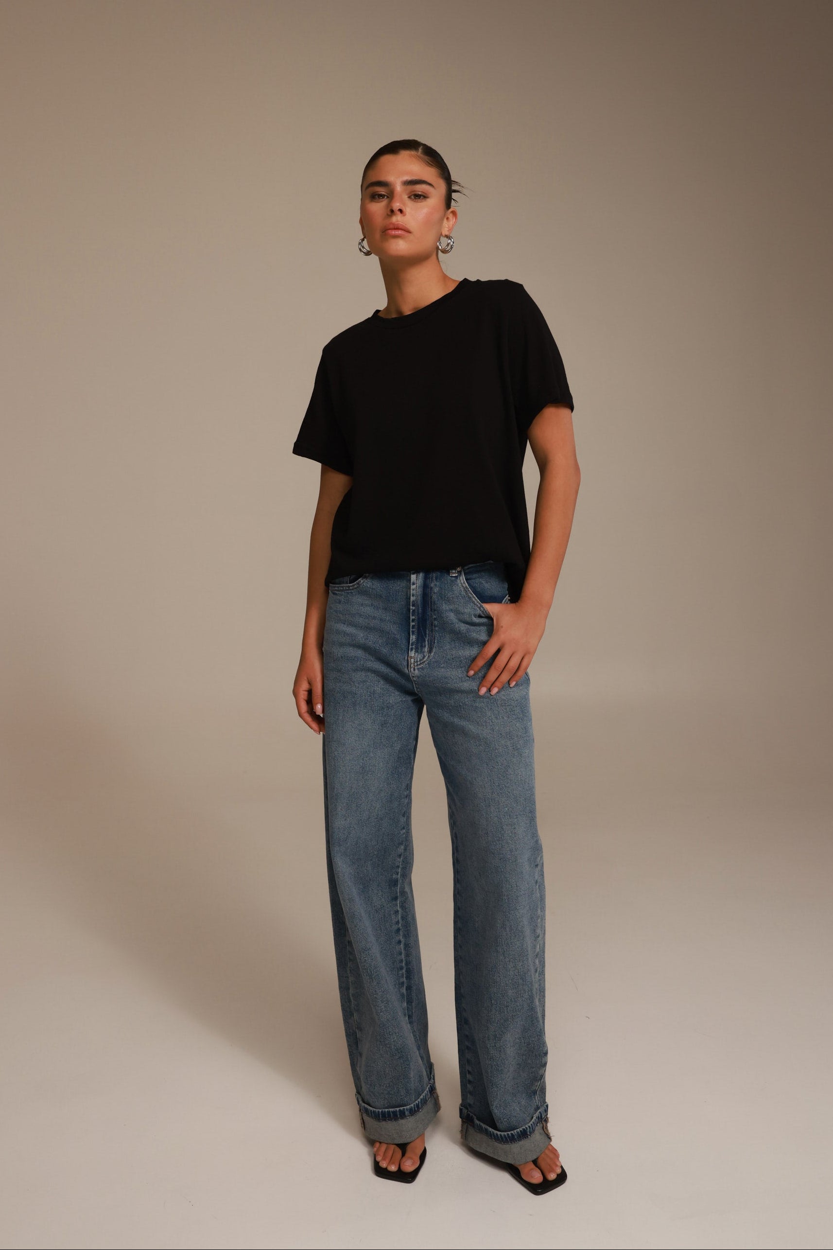 ג'ינס נויה כחול בהיר