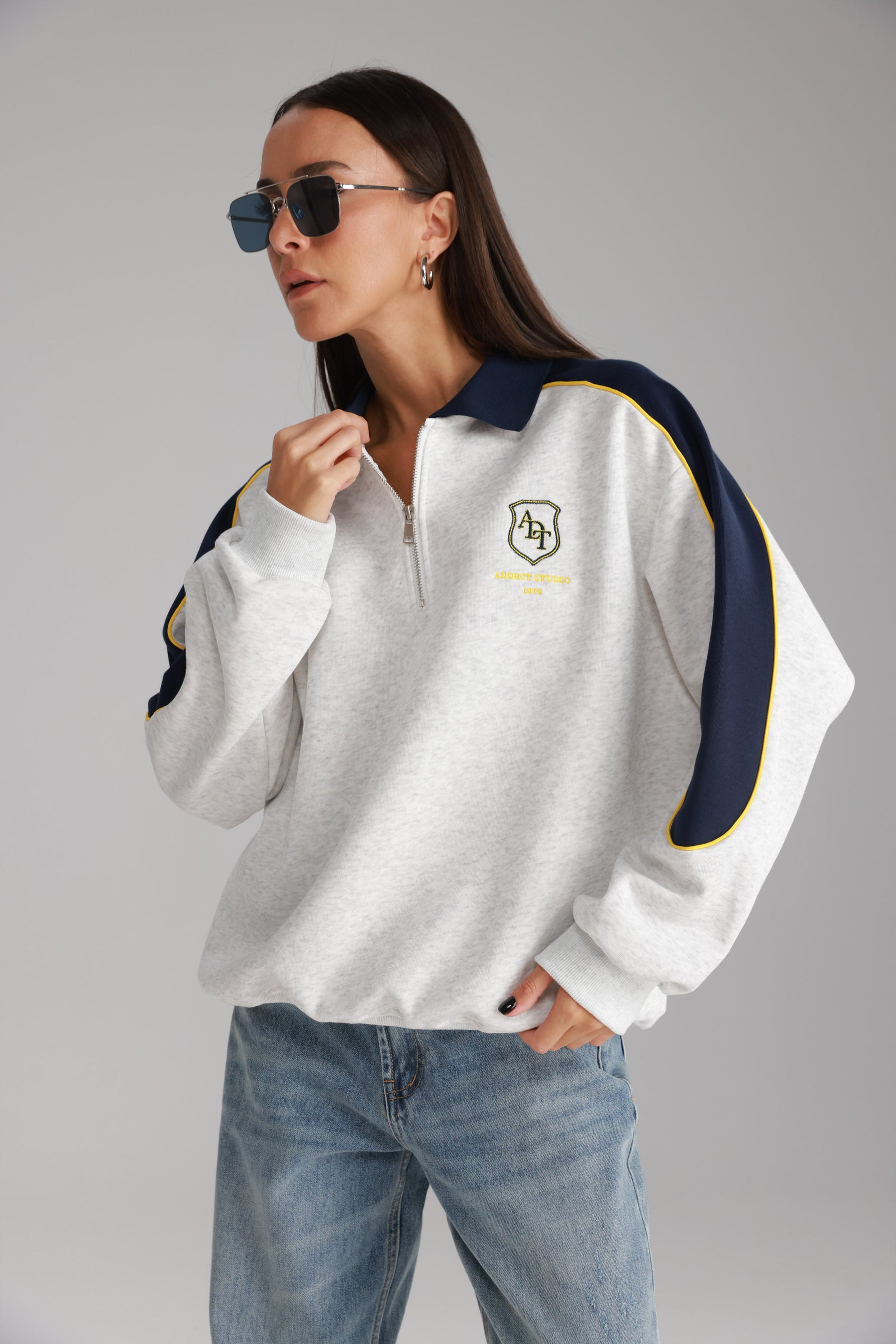 סוויטשירט מדלן אפור בהיר