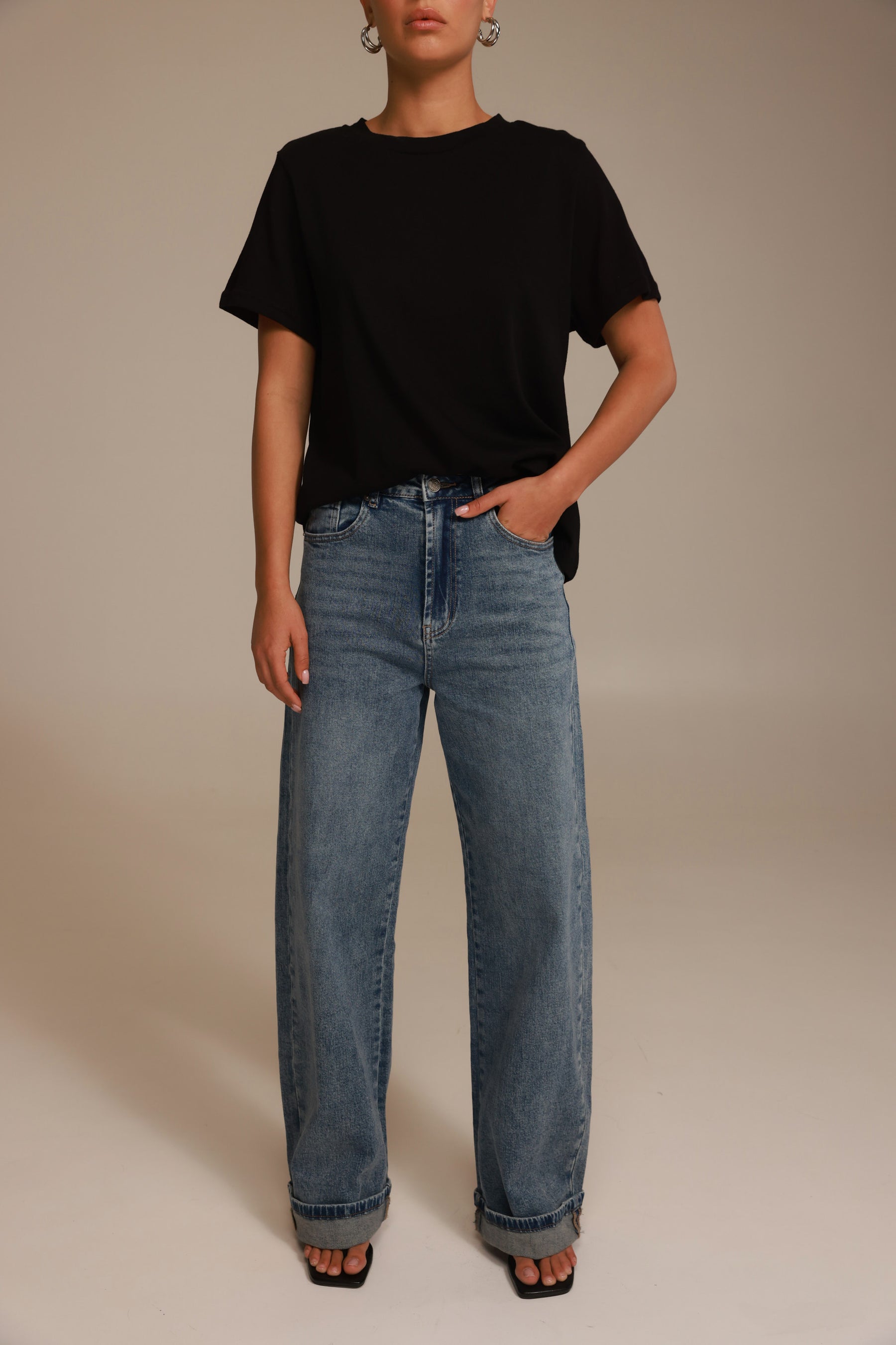 ג'ינס נויה כחול בהיר