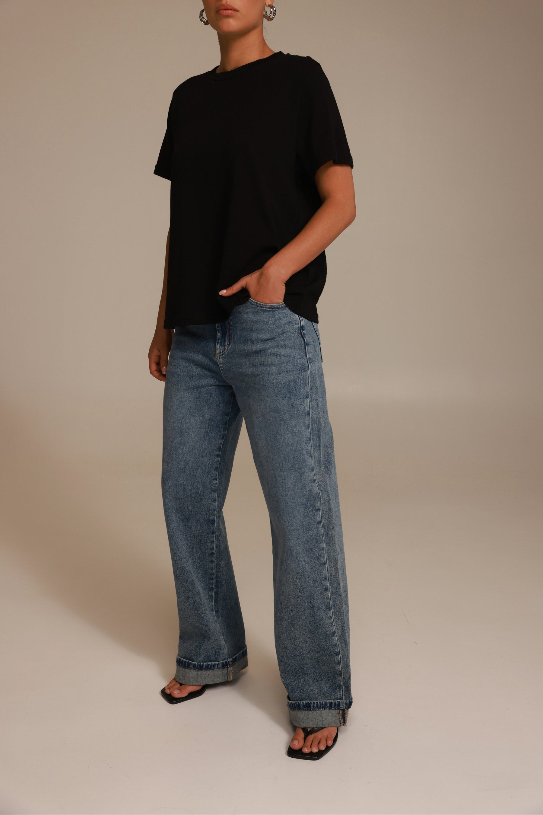 ג'ינס נויה כחול בהיר