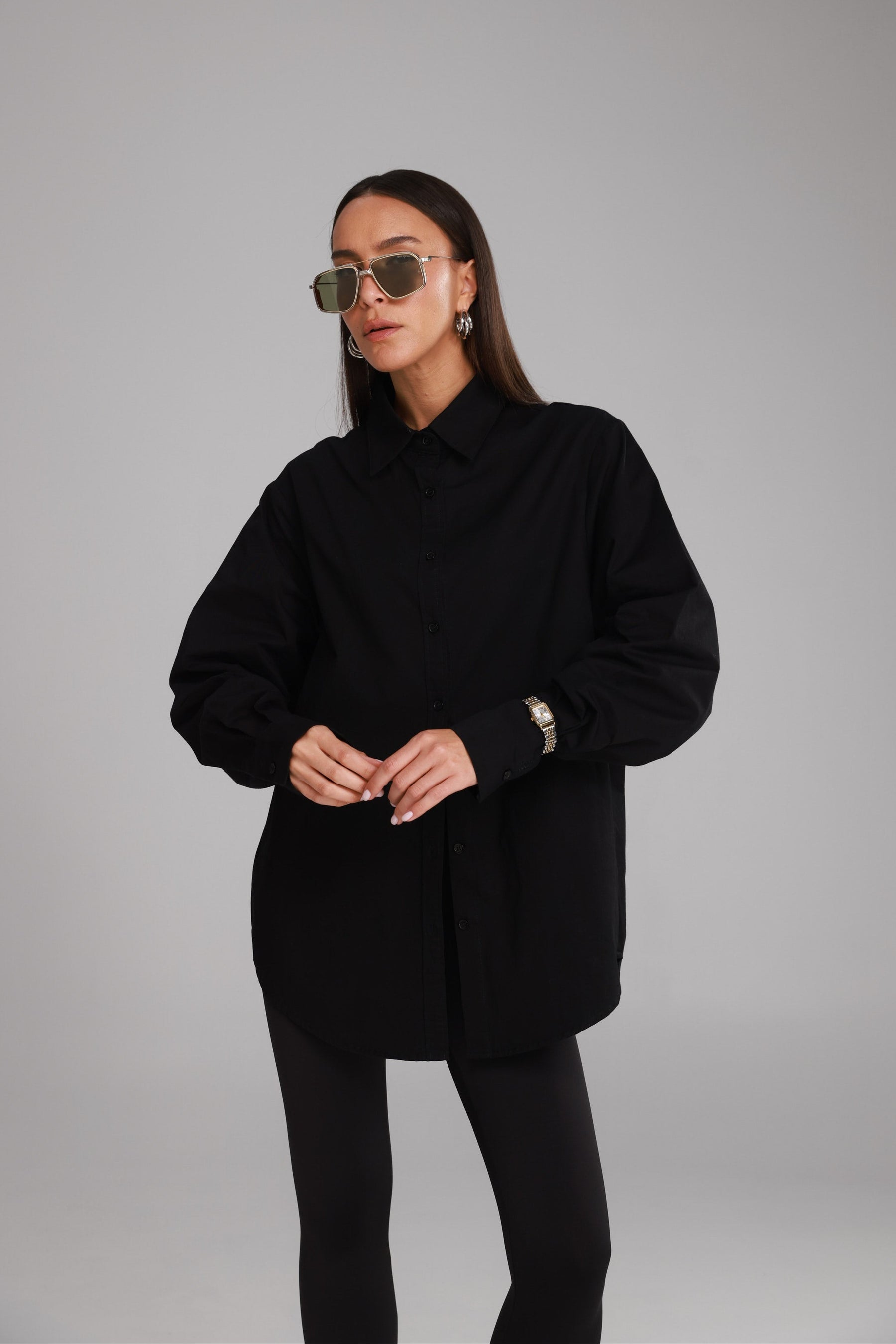 חולצת סופי מכופתרת שחורה