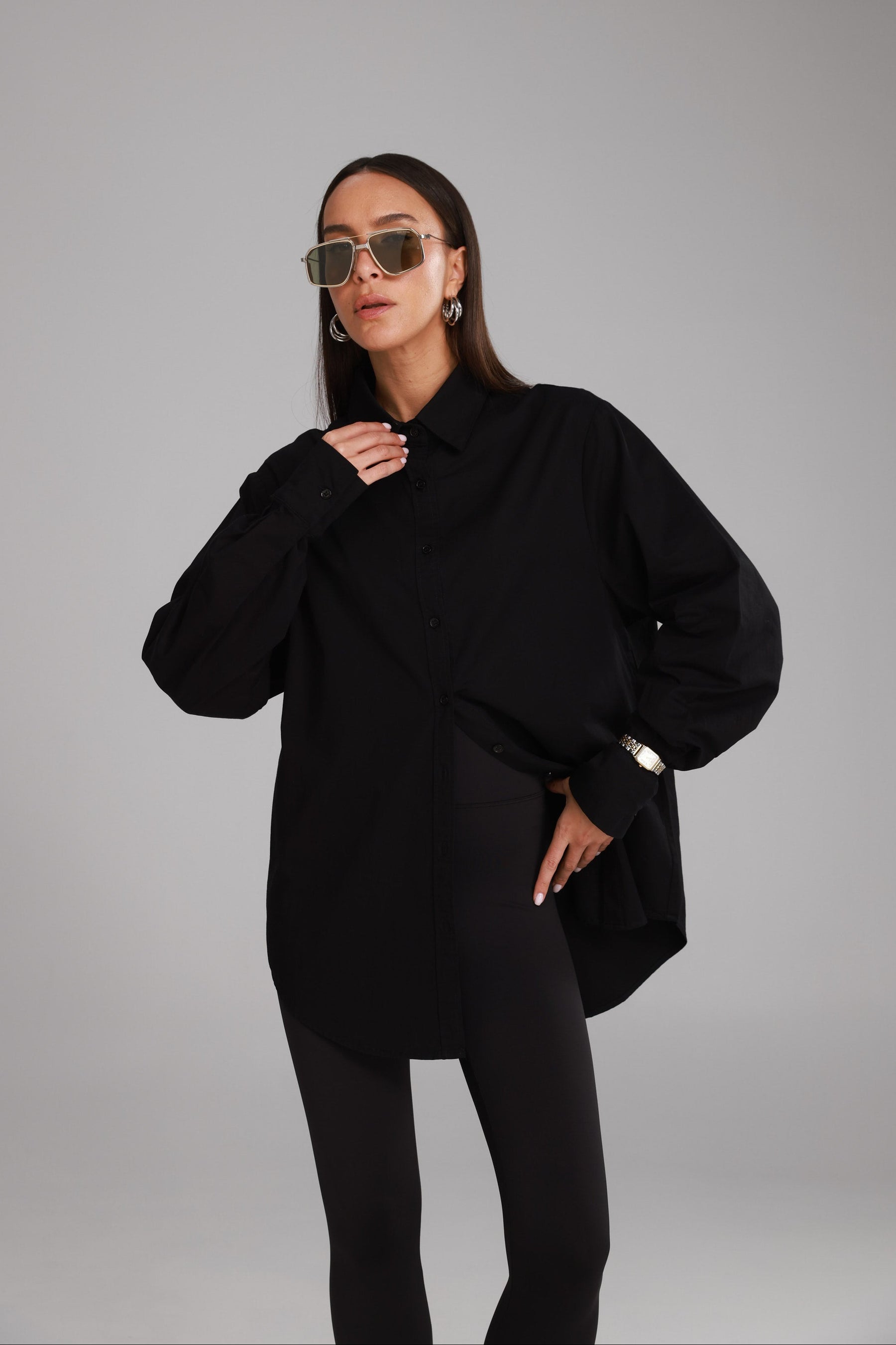 חולצת סופי מכופתרת שחורה