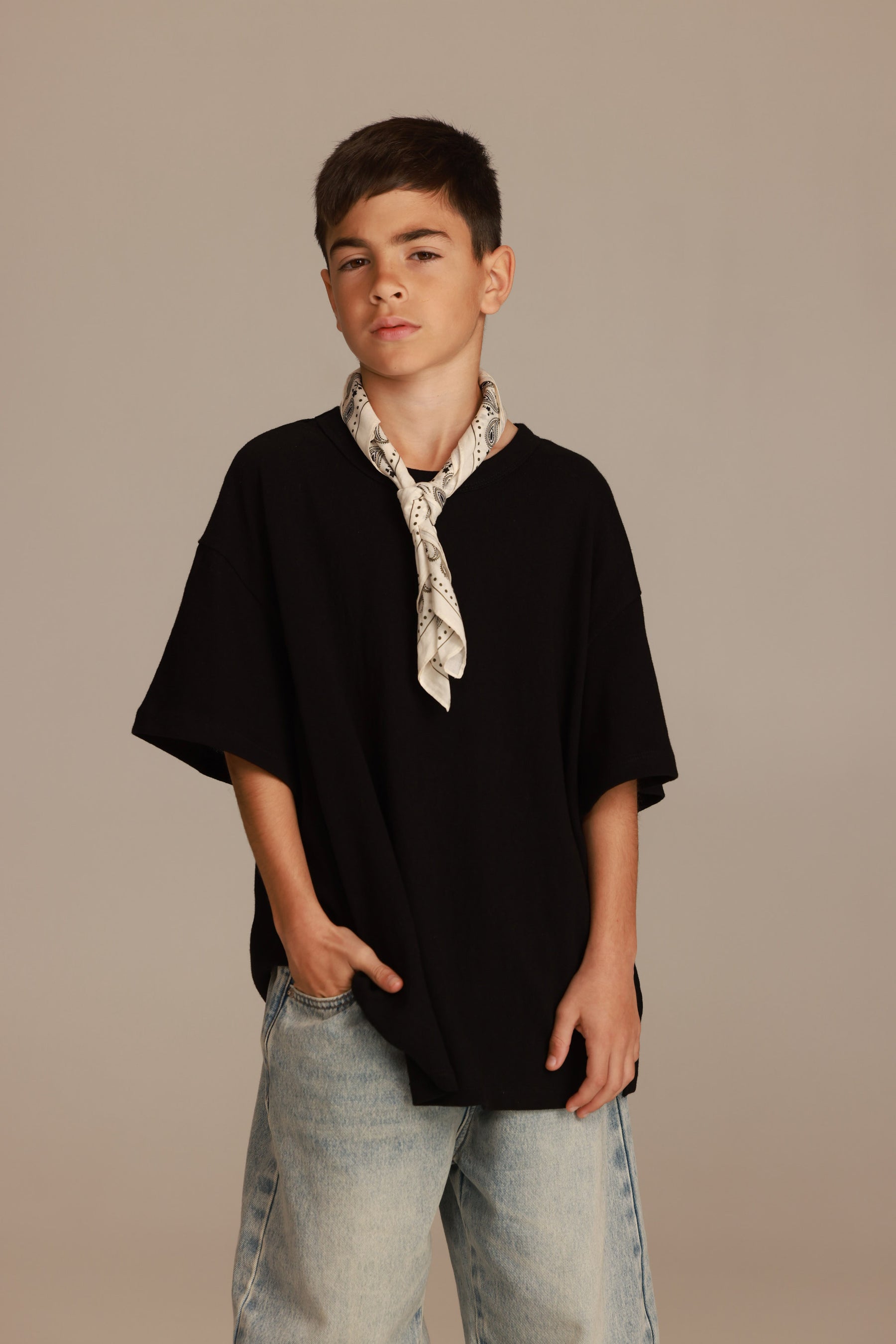 חולצת אלארי שחורה