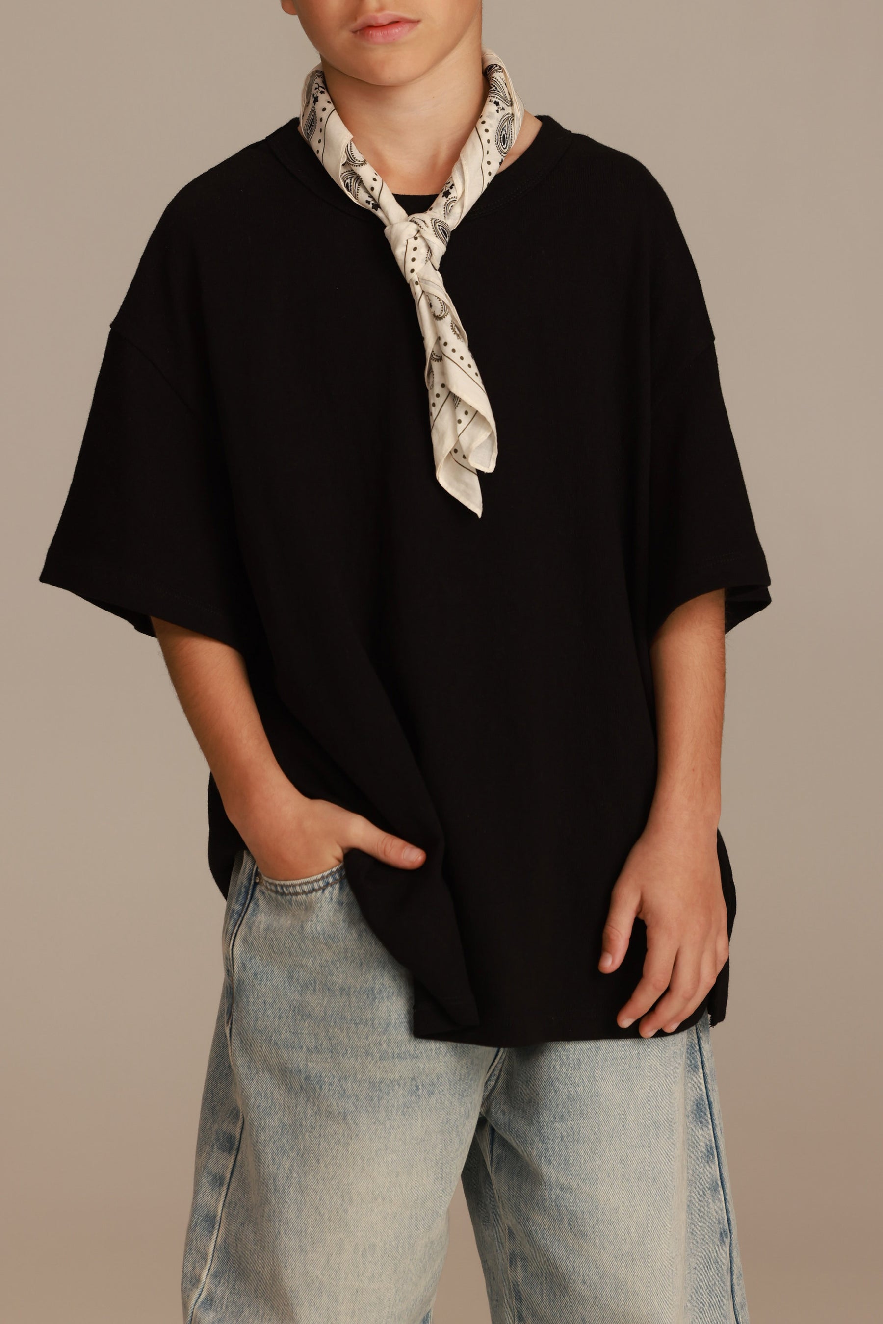 חולצת אלארי שחורה