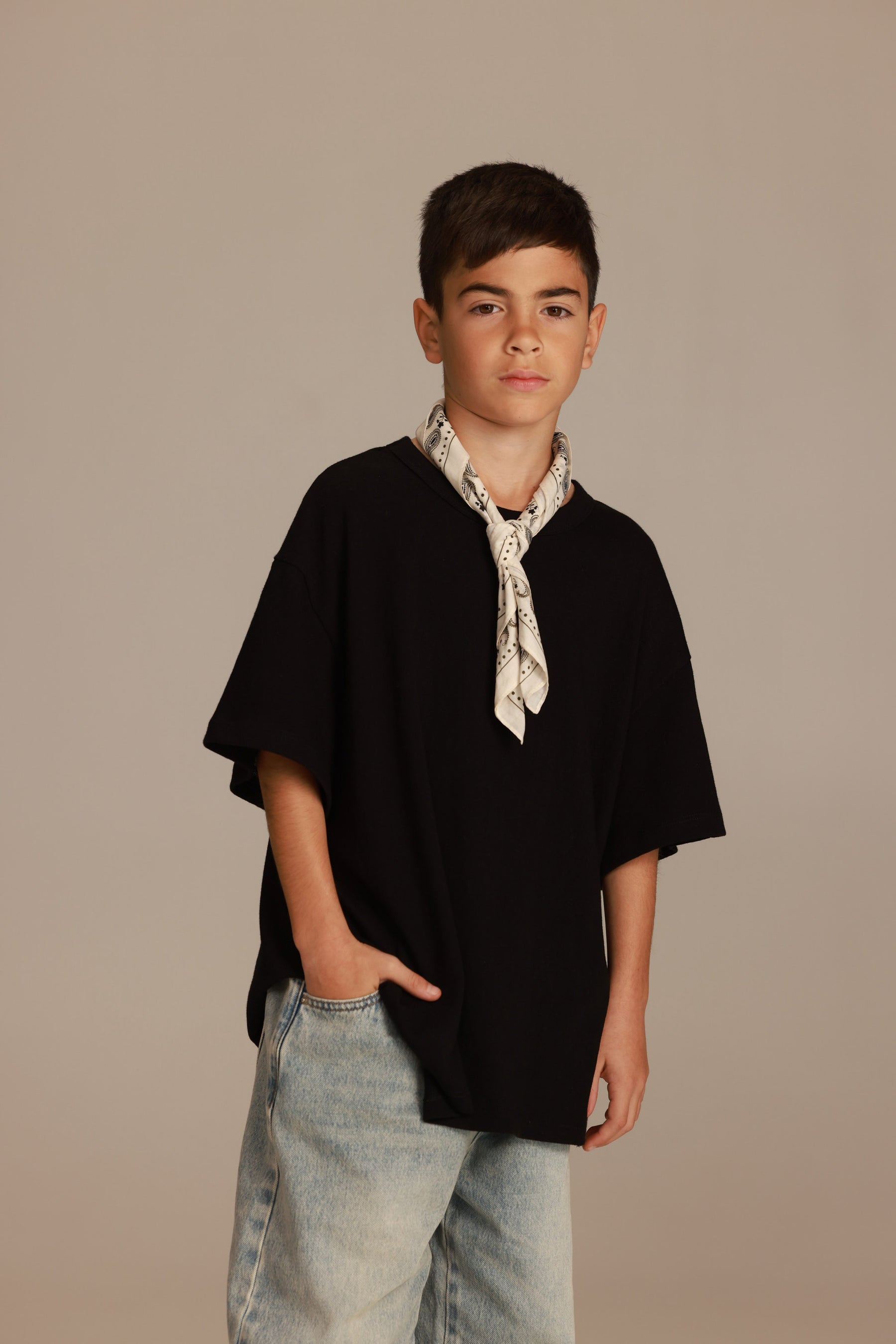 חולצת אלארי שחורה