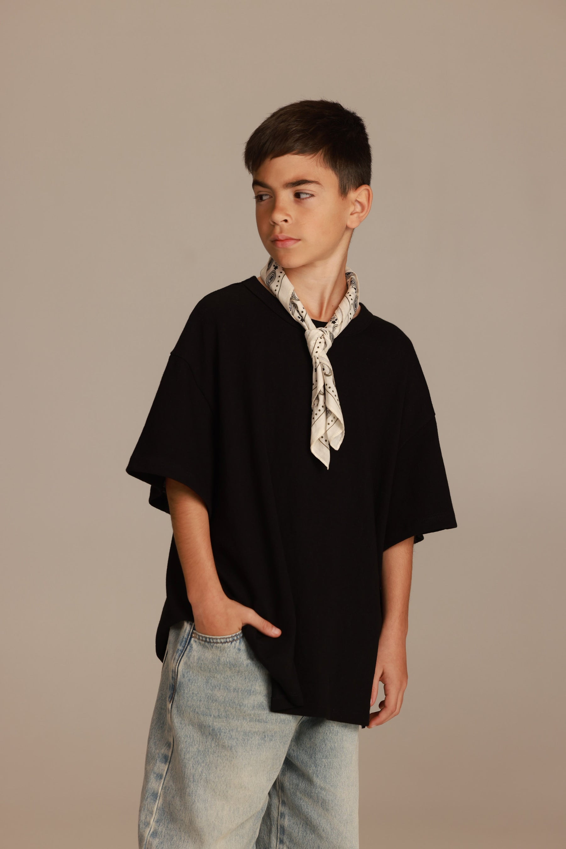 חולצת אלארי שחורה