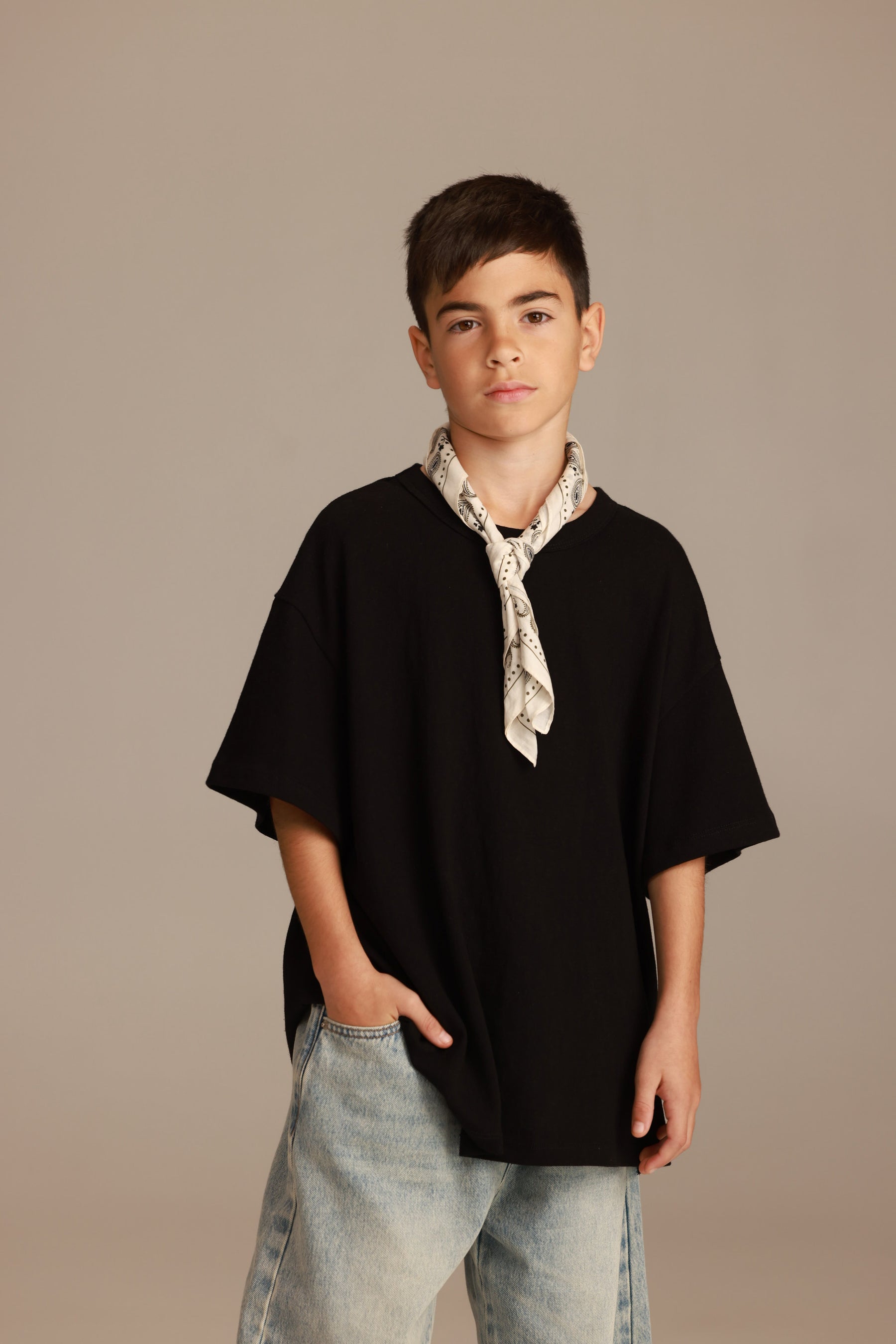 חולצת אלארי שחורה