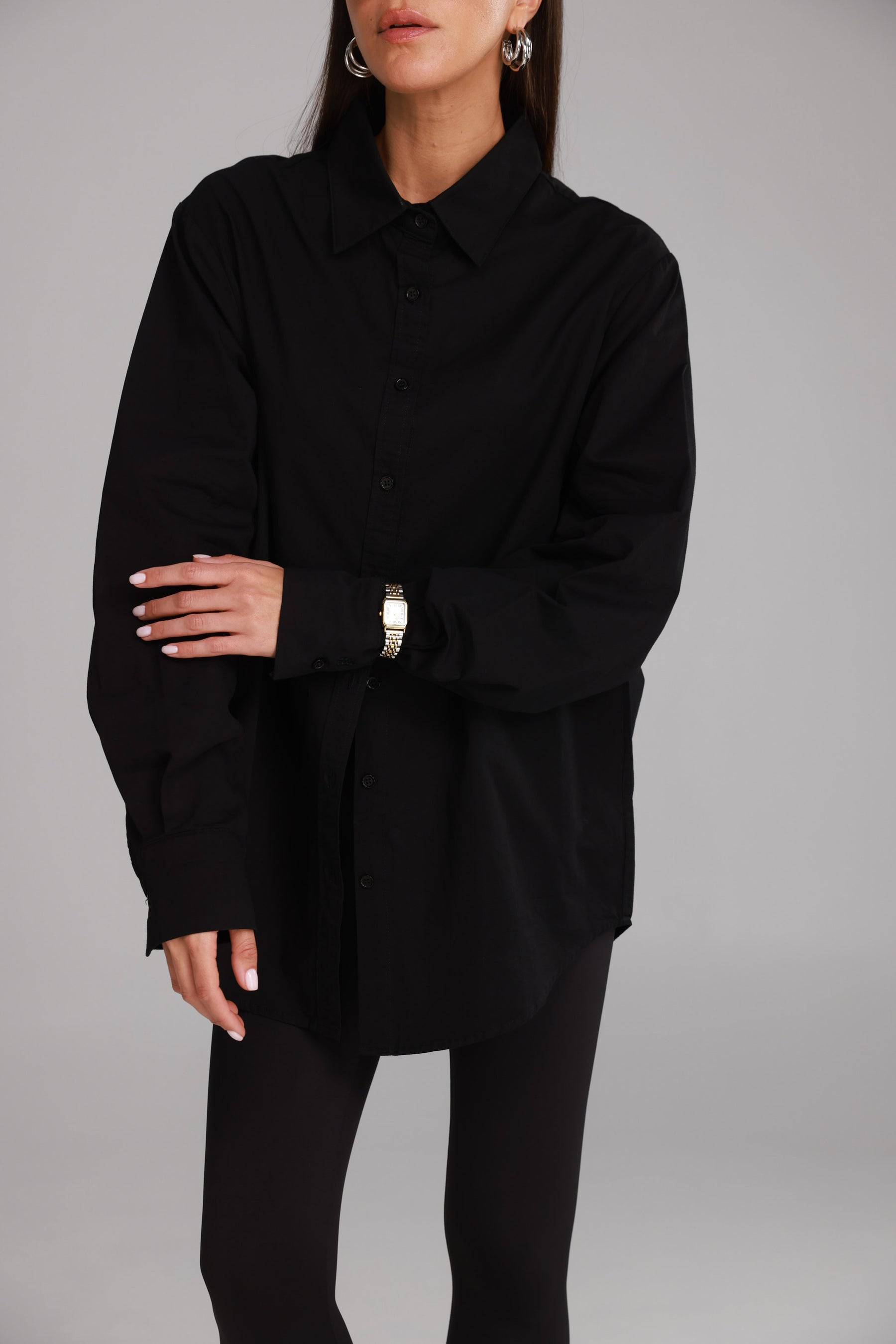 חולצת סופי מכופתרת שחורה