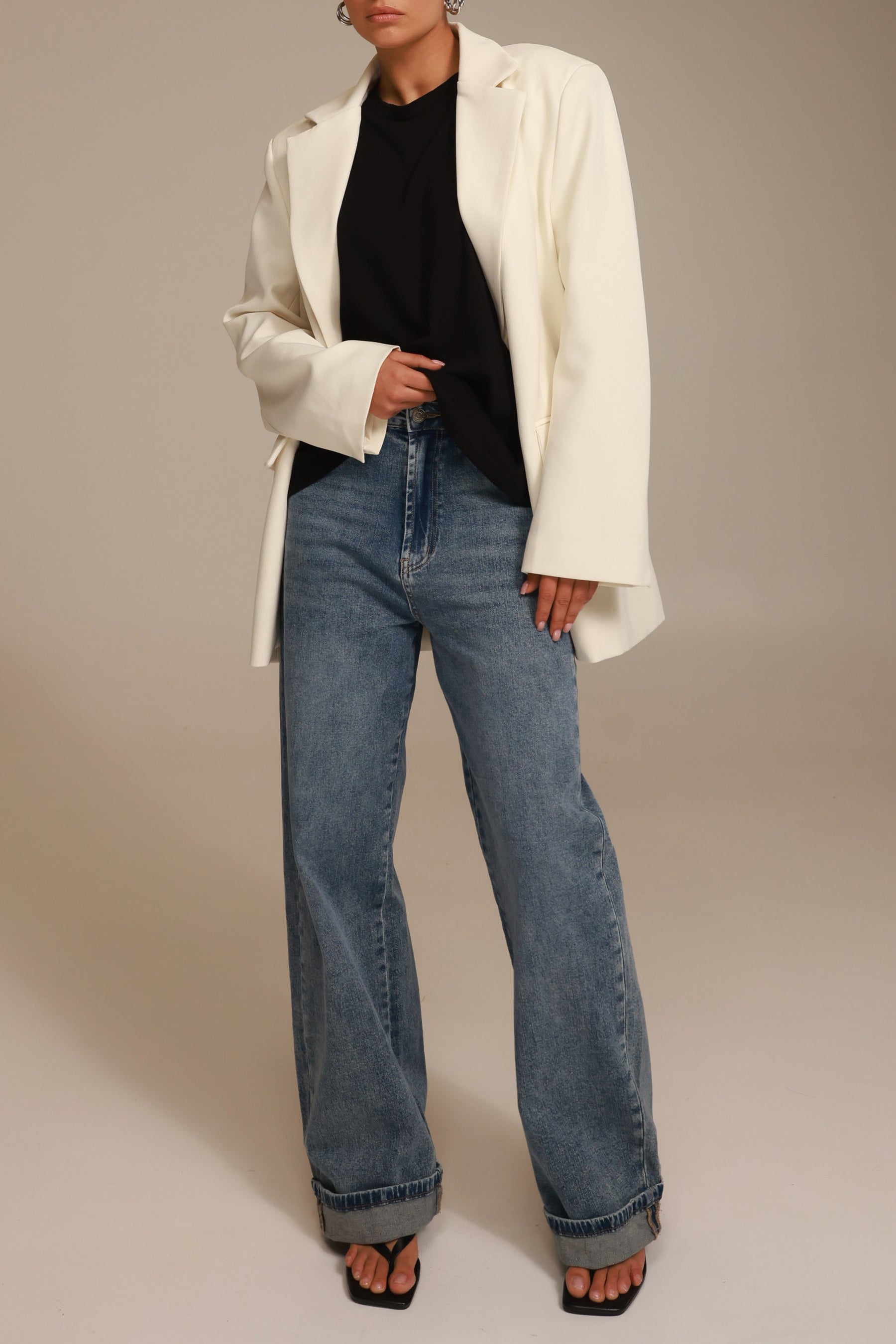 ג'ינס נויה כחול בהיר