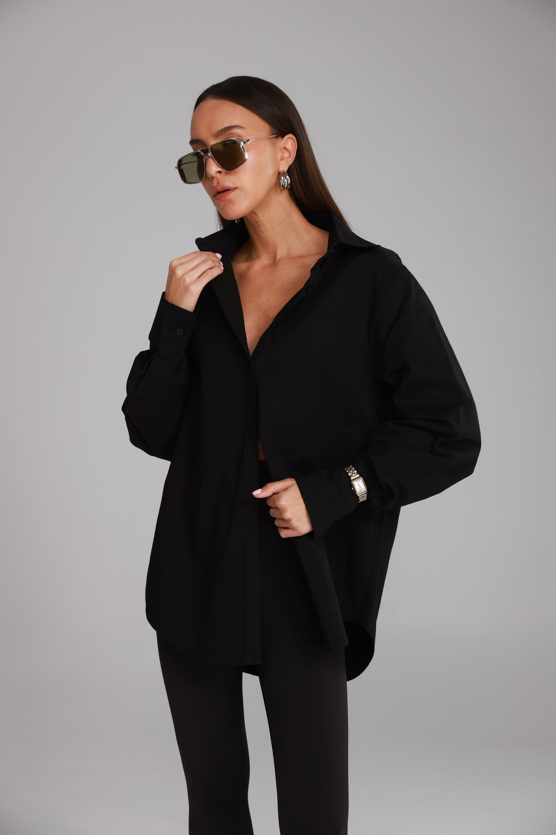 חולצת סופי מכופתרת שחורה