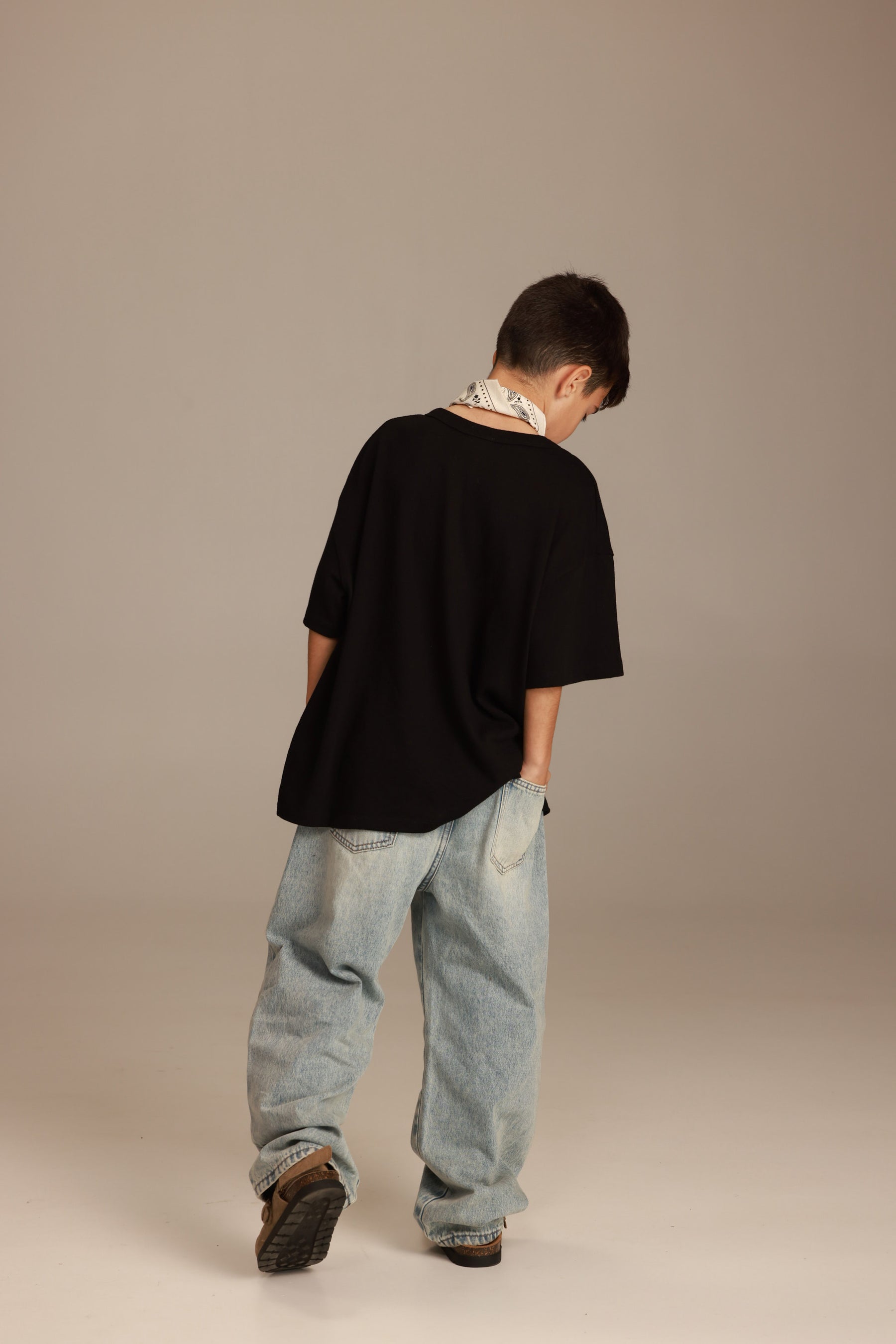 חולצת אלארי שחורה