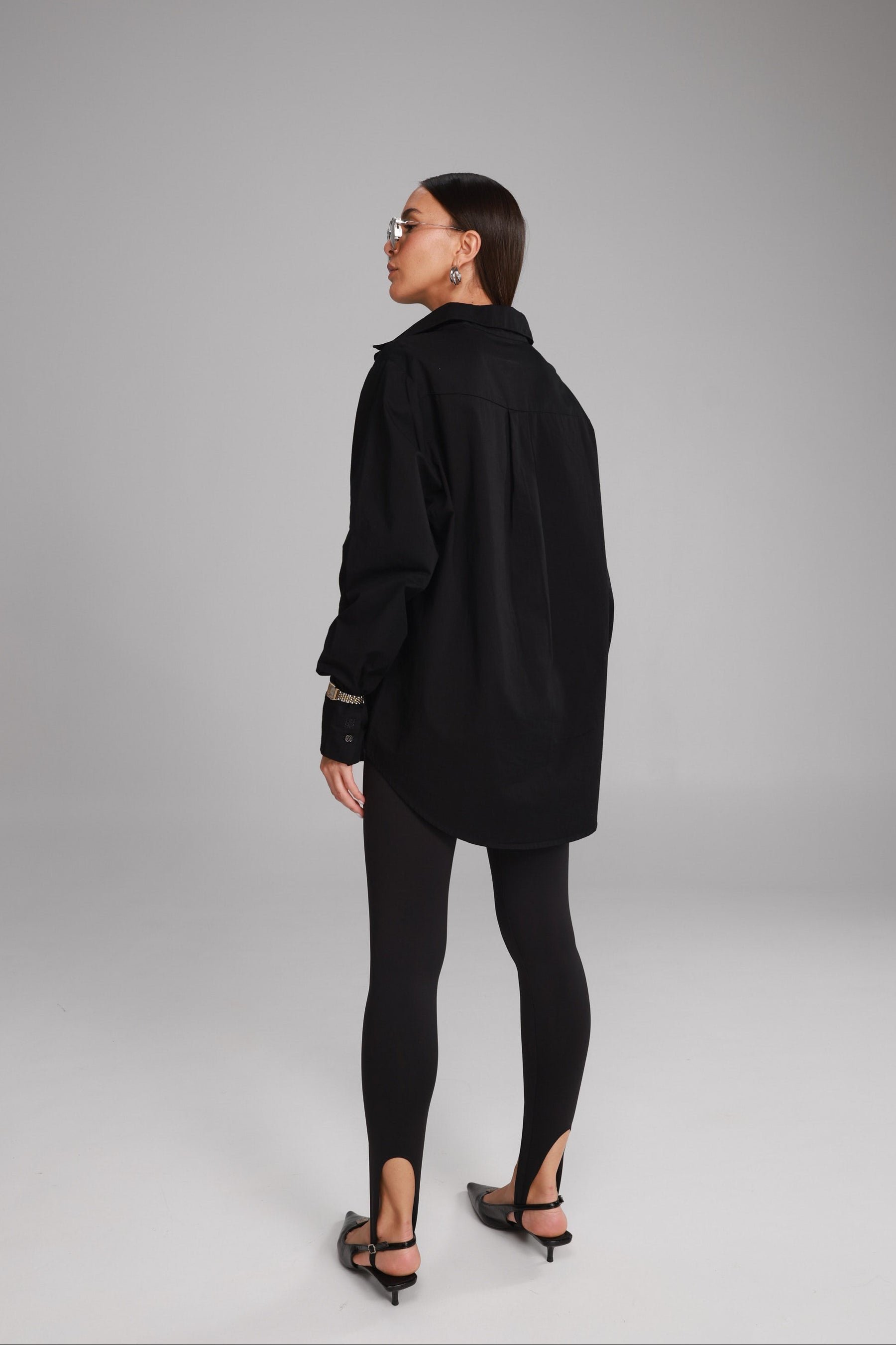 חולצת סופי מכופתרת שחורה