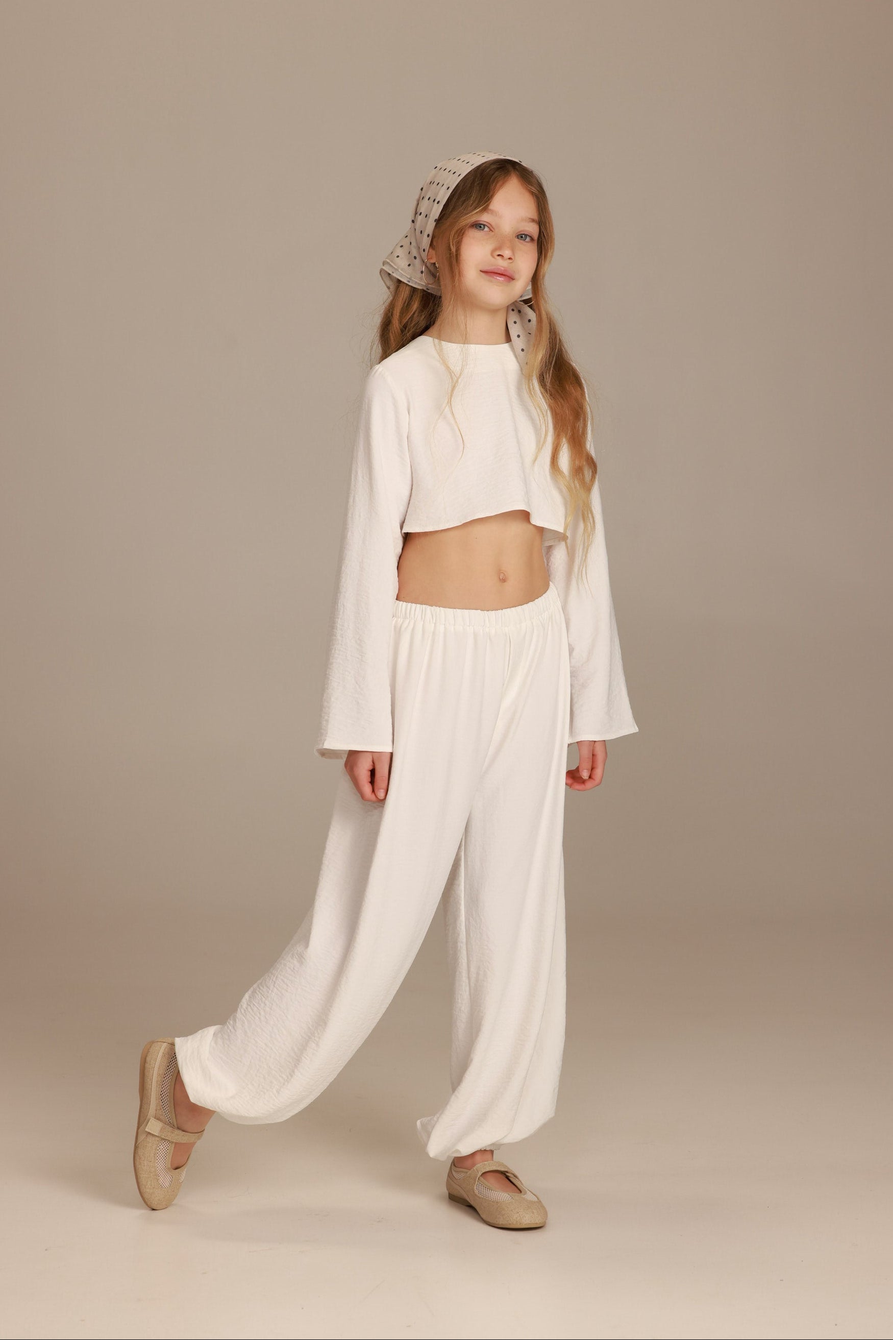 חליפת מיי לבנה