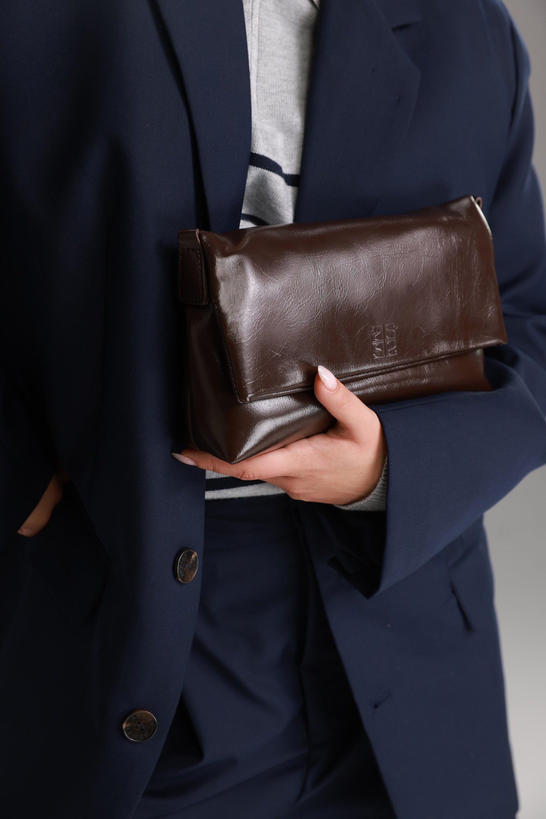 תיק ג'יל חום כהה