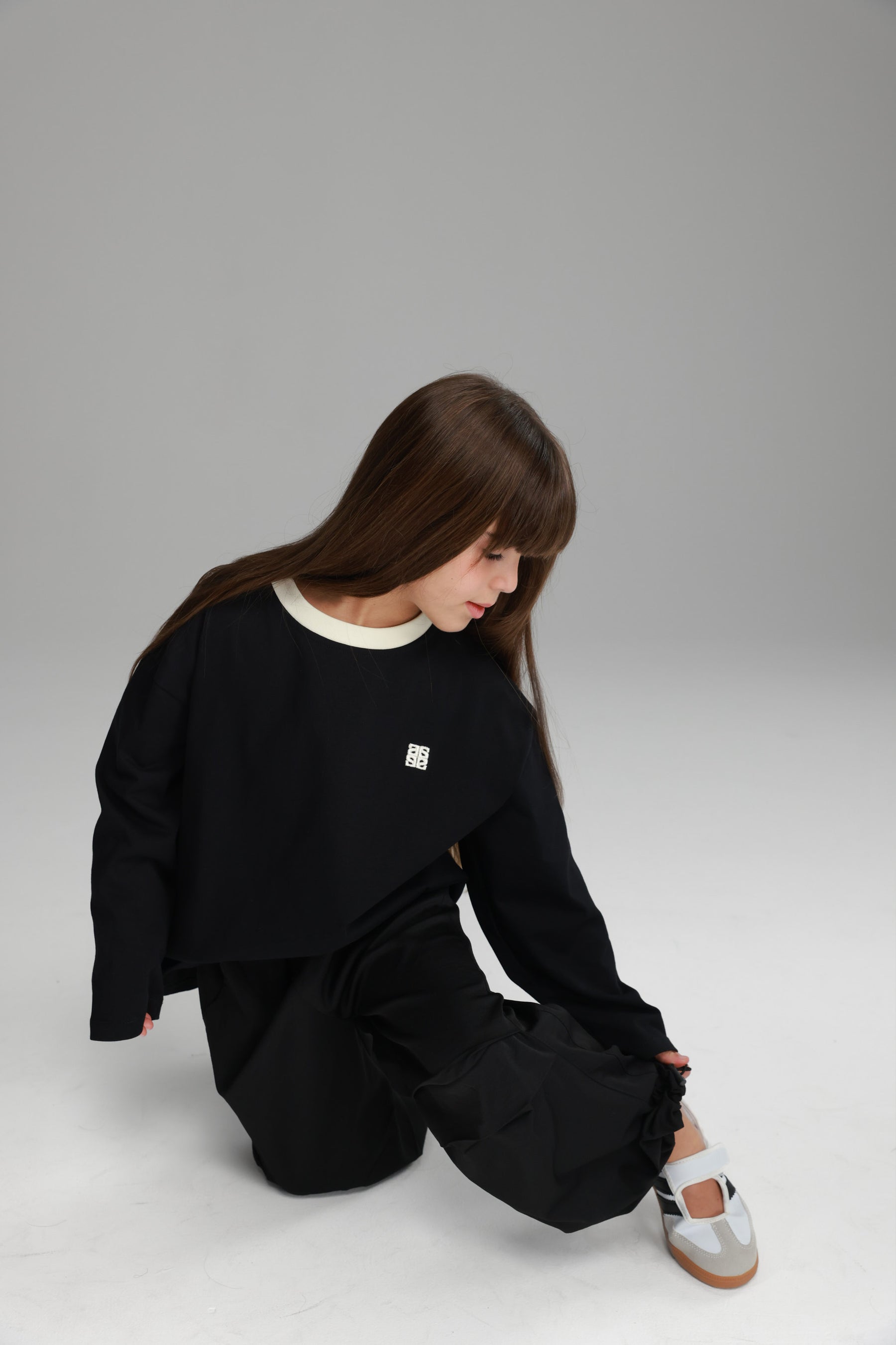 חולצת פייל שחורה