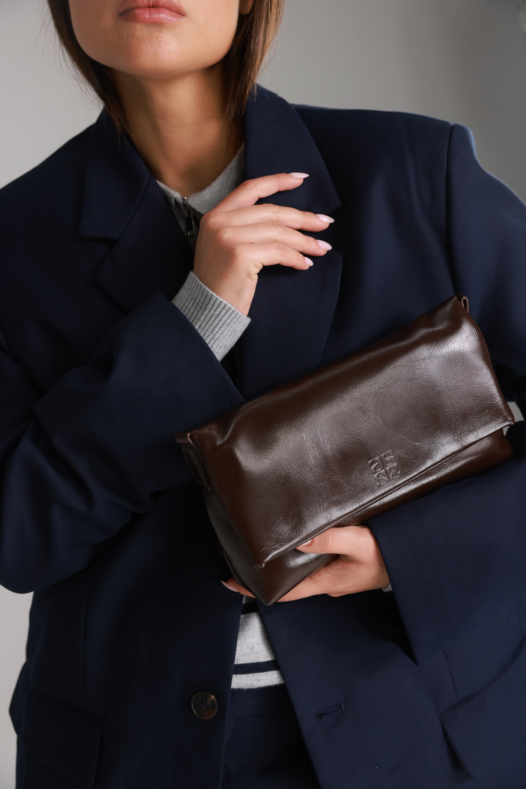 תיק ג'יל חום כהה