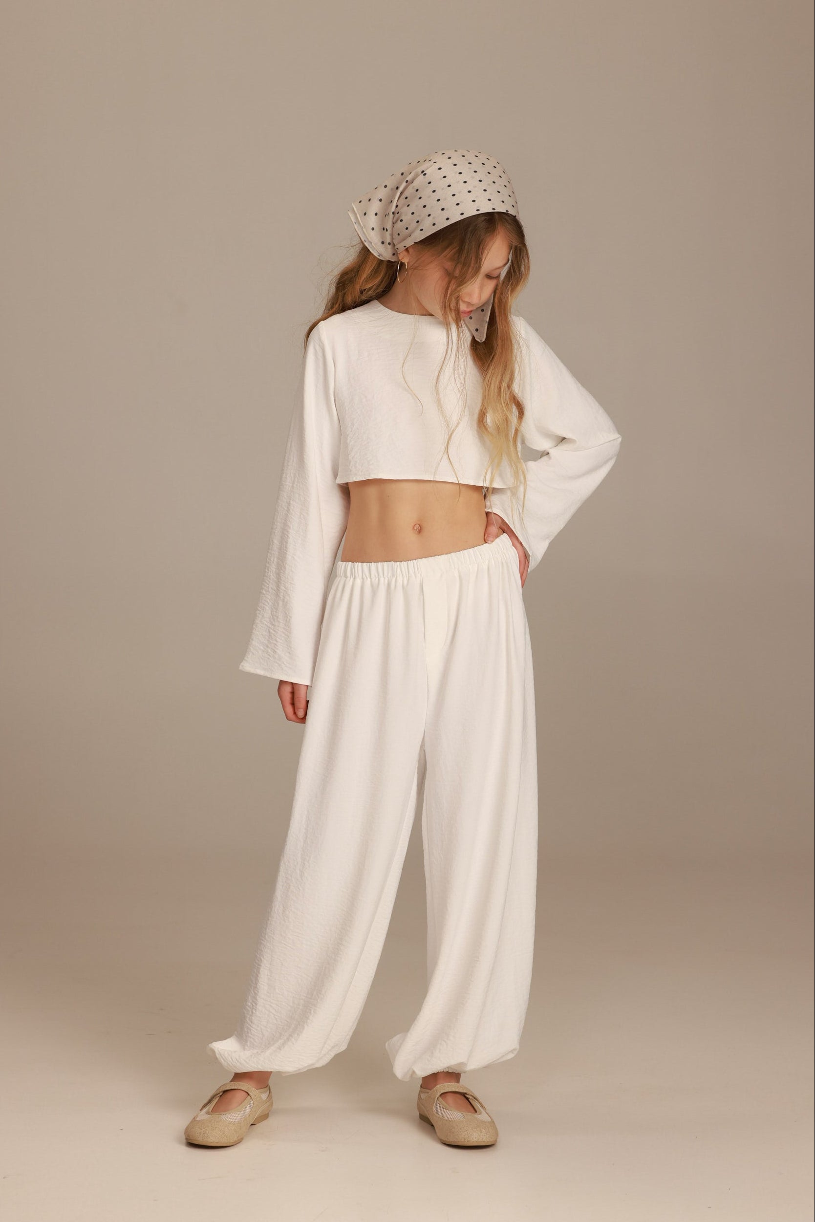 חליפת מיי לבנה