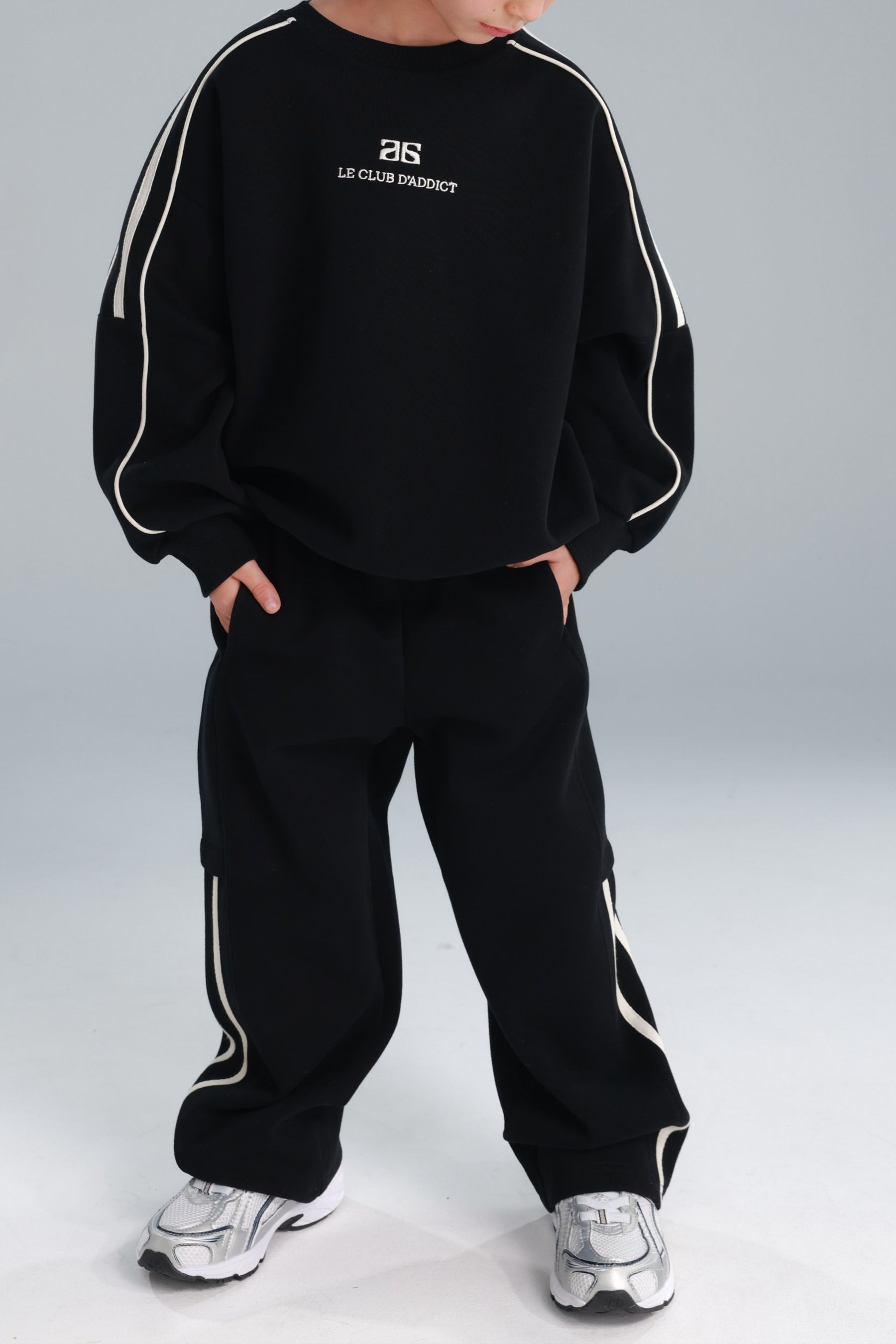 חליפת מארק שחורה