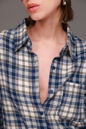 חולצת אביגיל מכופתרת כחולה