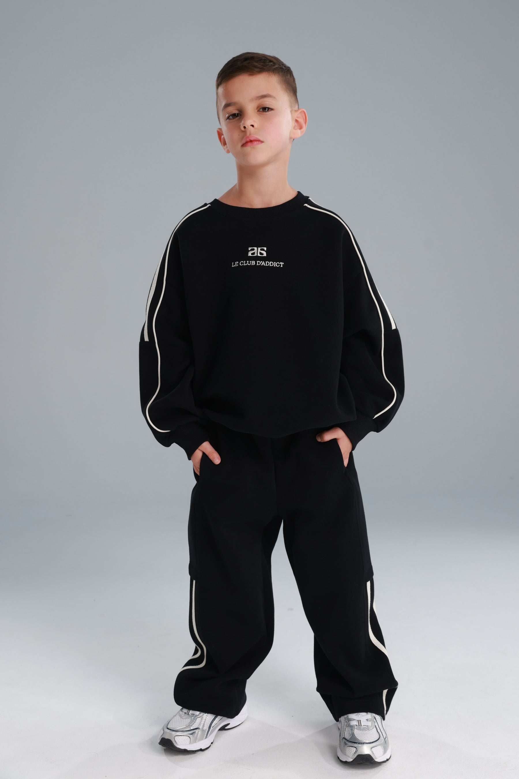 חליפת מארק שחורה