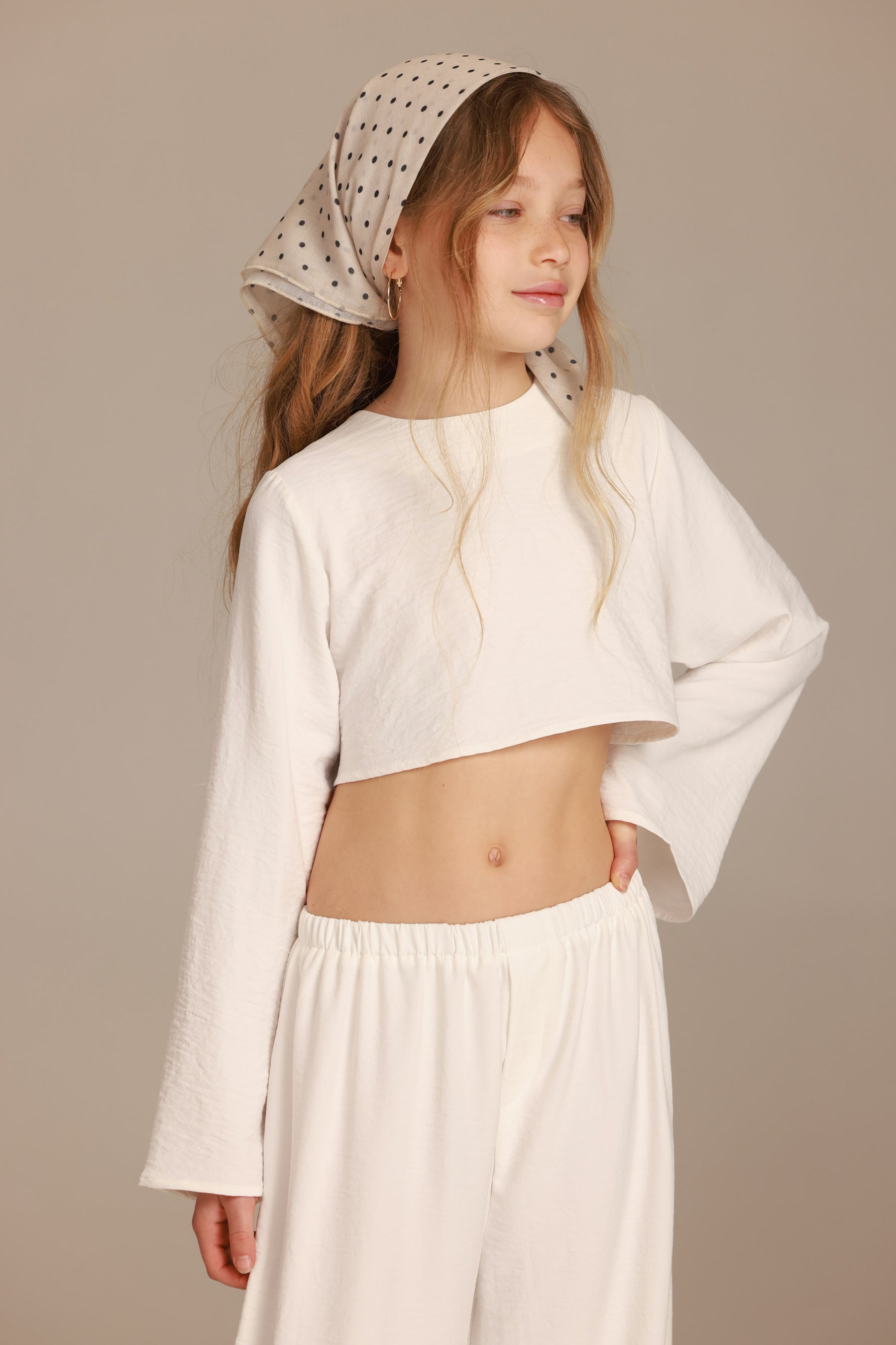 חליפת מיי לבנה