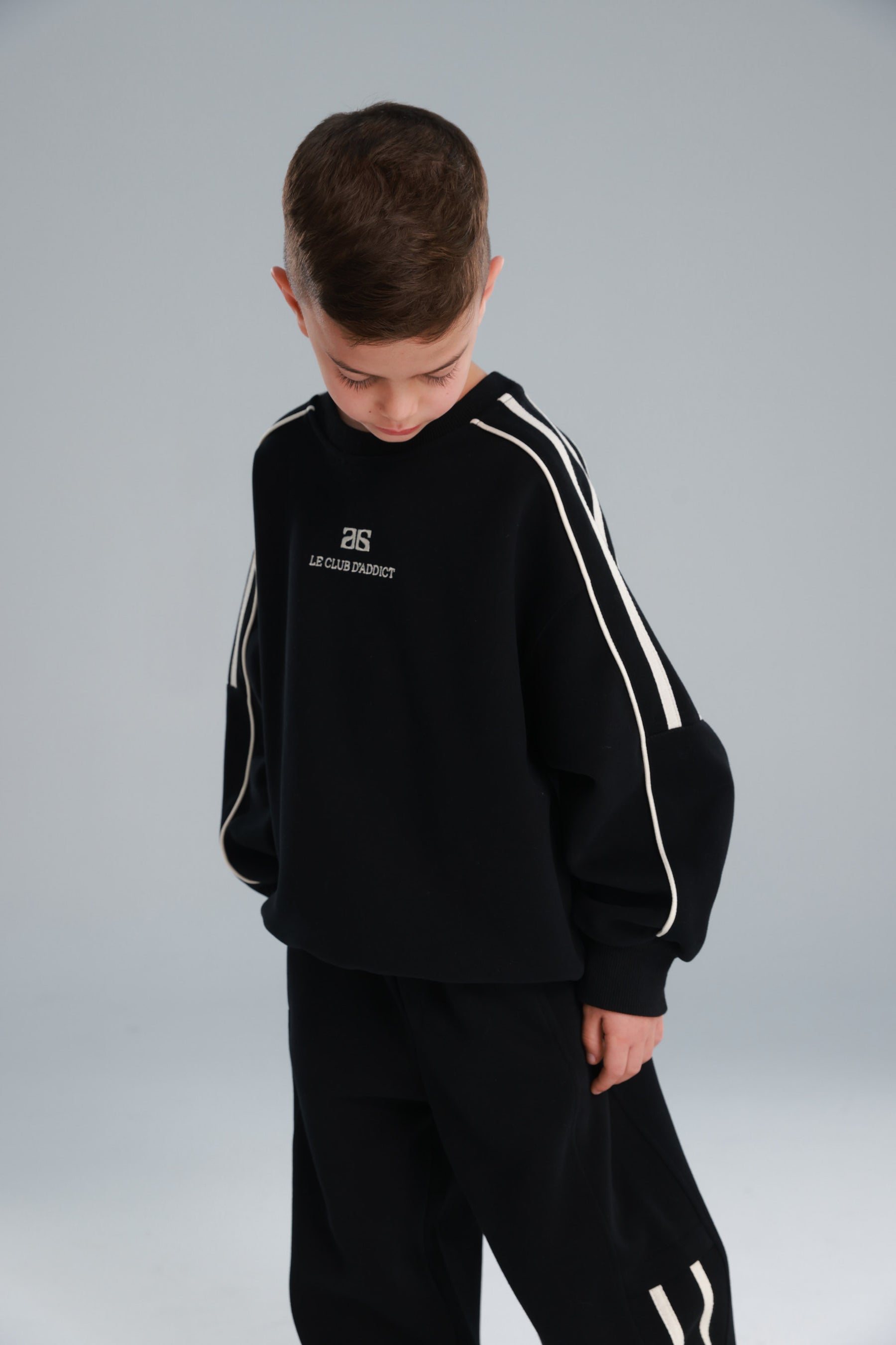 חליפת מארק שחורה