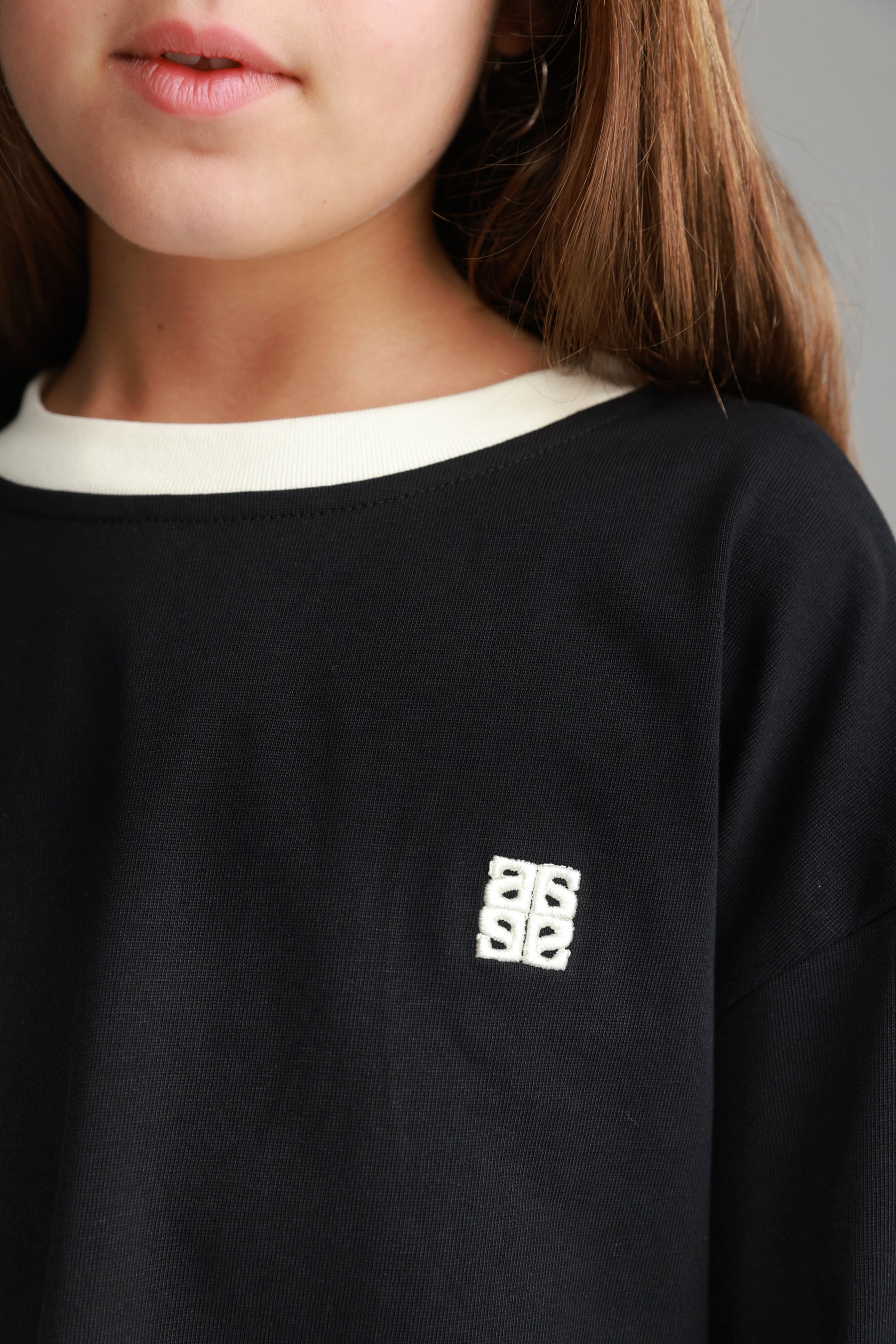 חולצת פייל שחורה