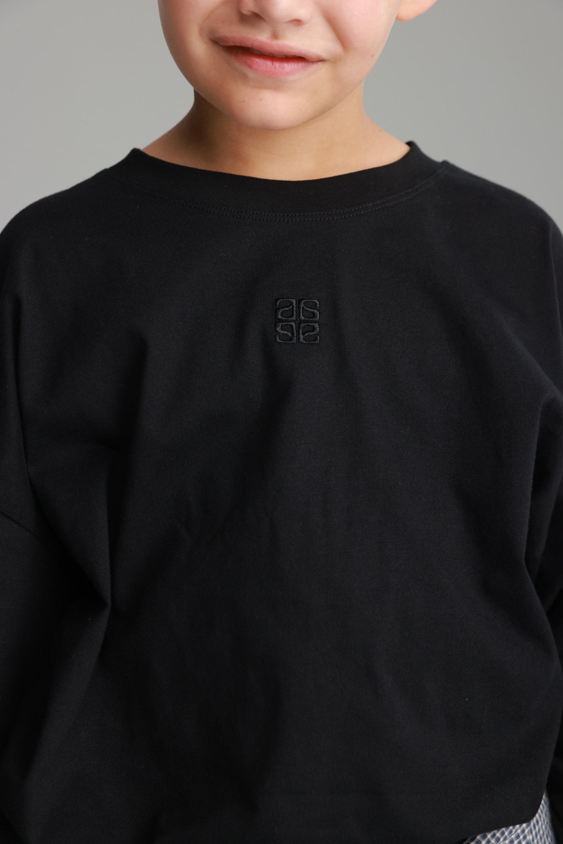 חולצת סנטי שחורה