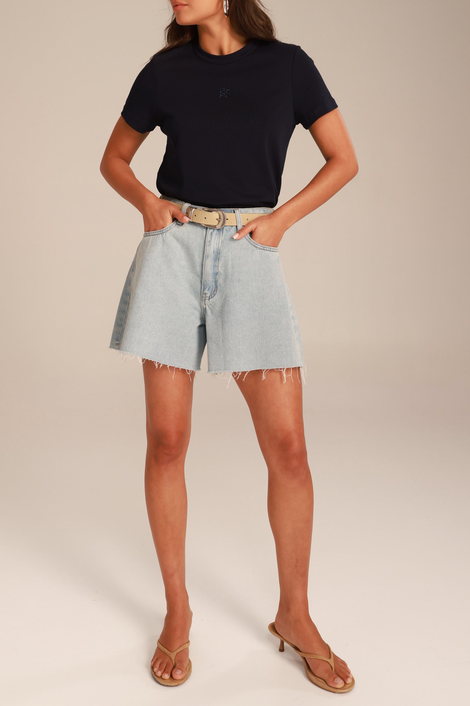 ג'ינס קצר לאונרדו כחול בהיר