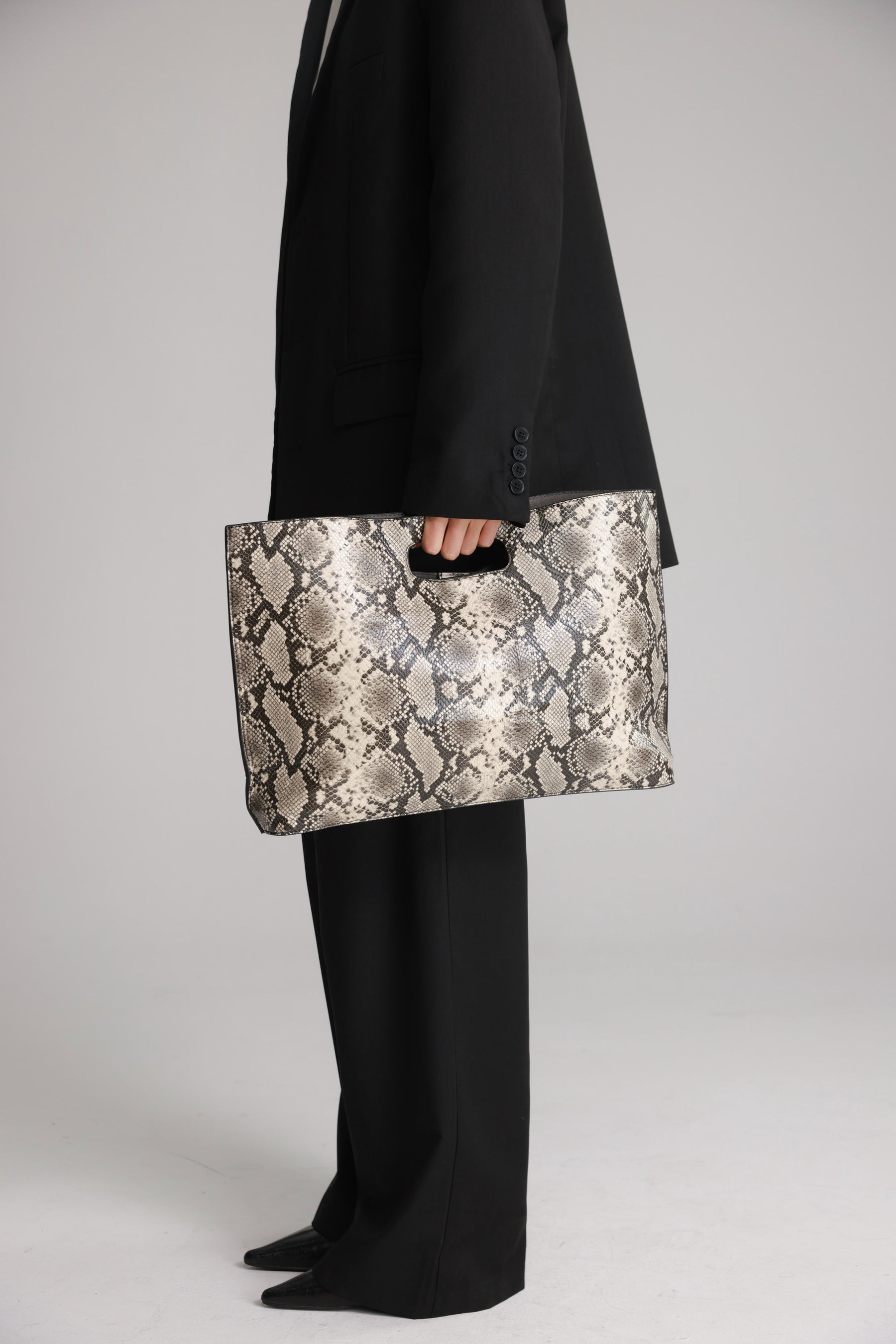 תיק אוליבר מנוחש גדול