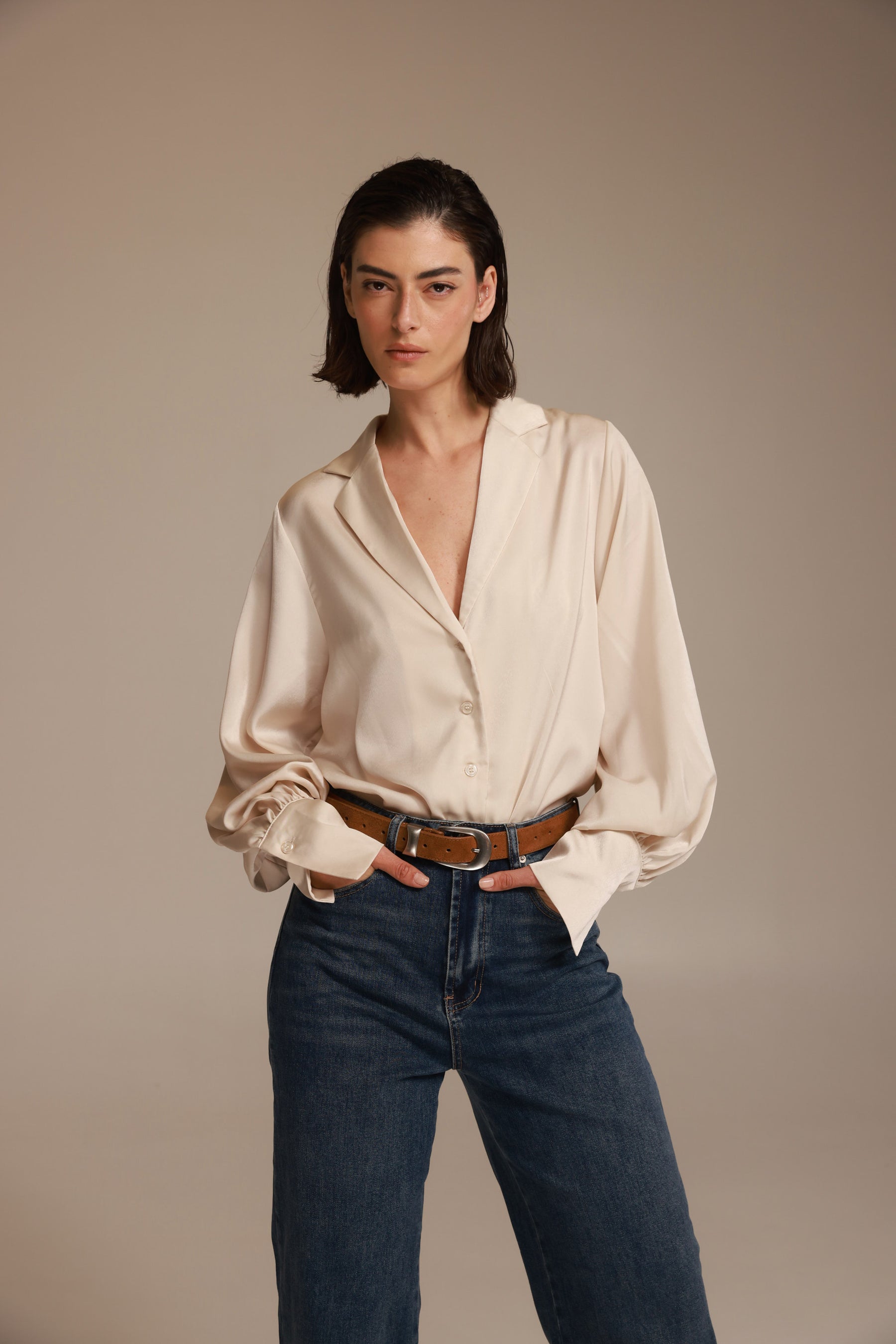 חולצת ויאנה מכופתרת שמנת