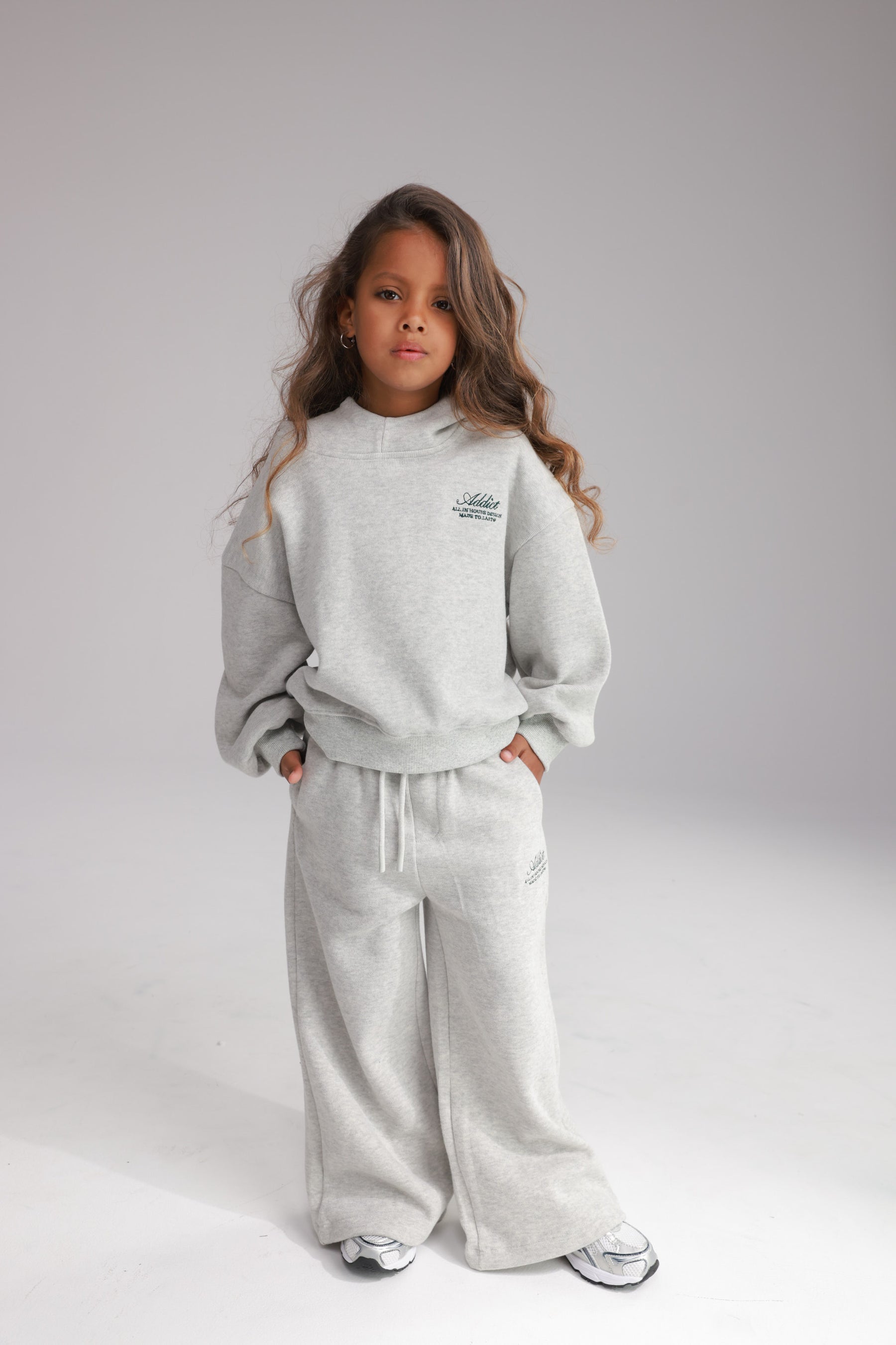 חליפת סופי אפורה