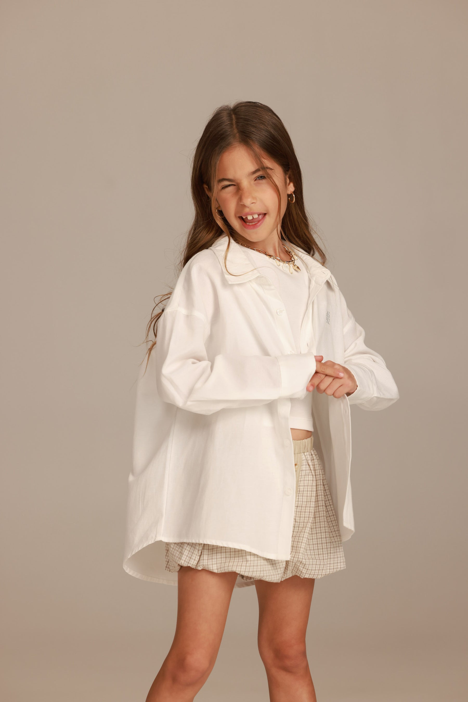 חולצת סיידי מכופתרת לבנה