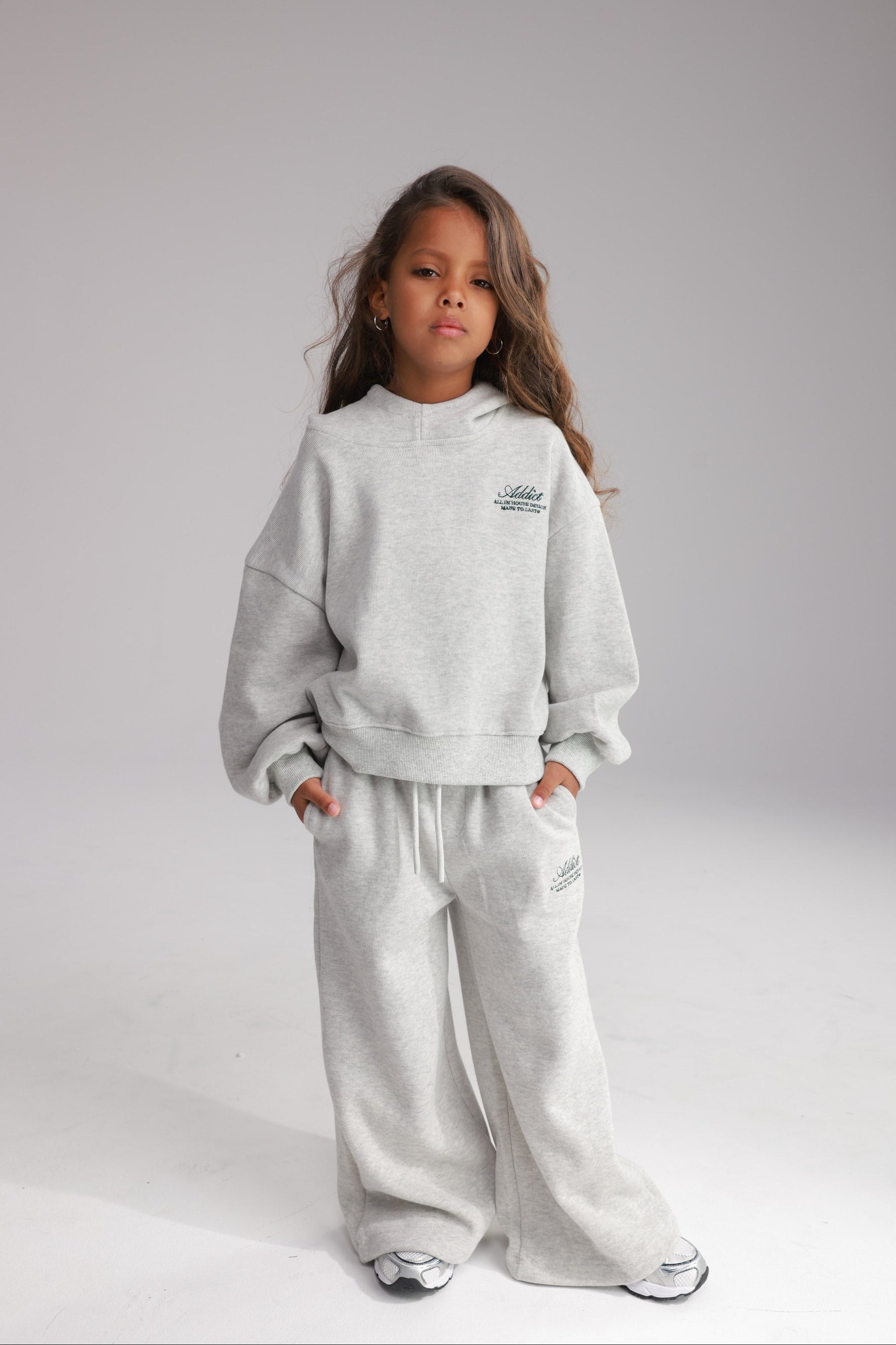 חליפת סופי אפורה