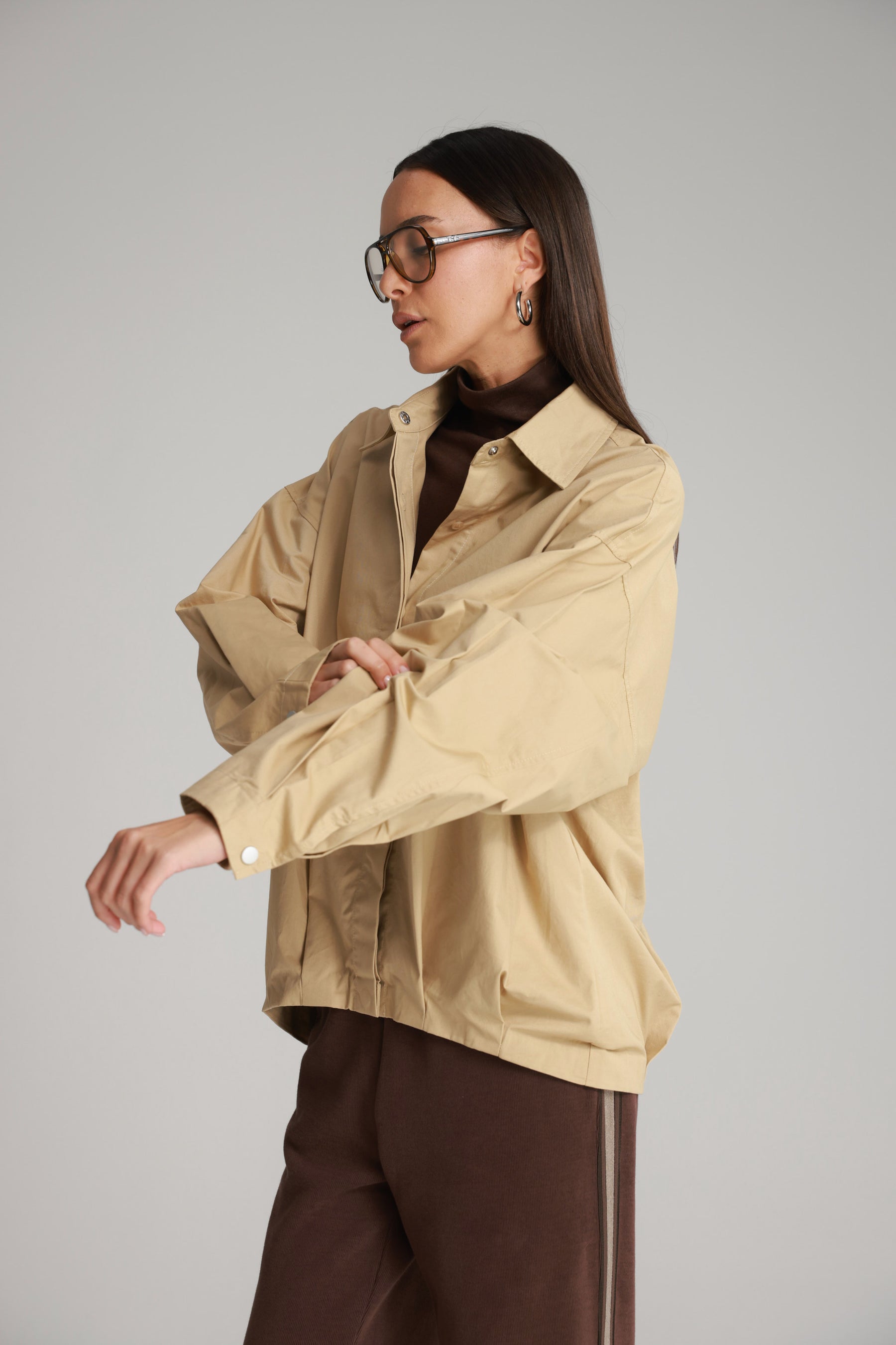 חולצת ארי מכופתרת חאקי