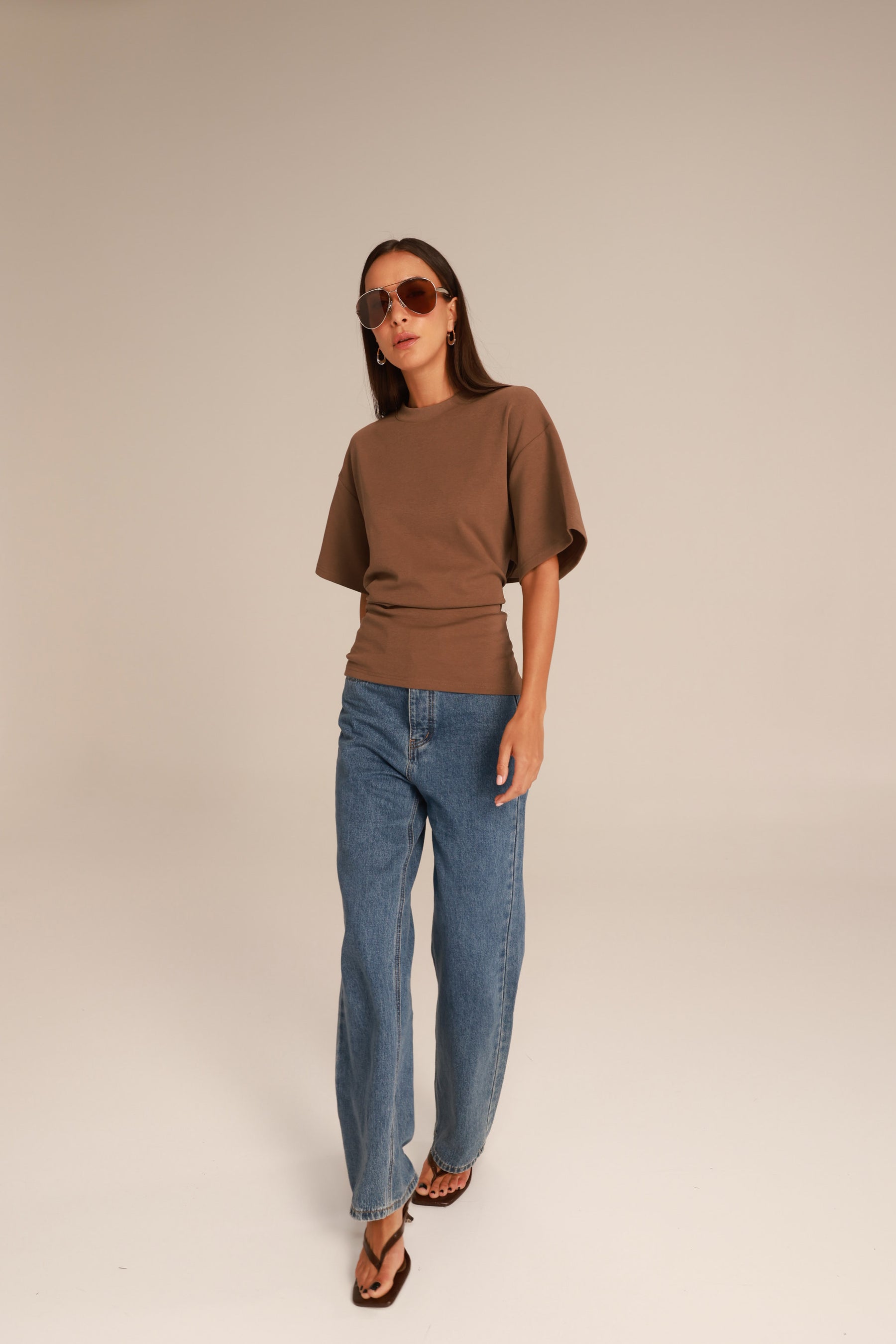 חולצת נרקיס חומה