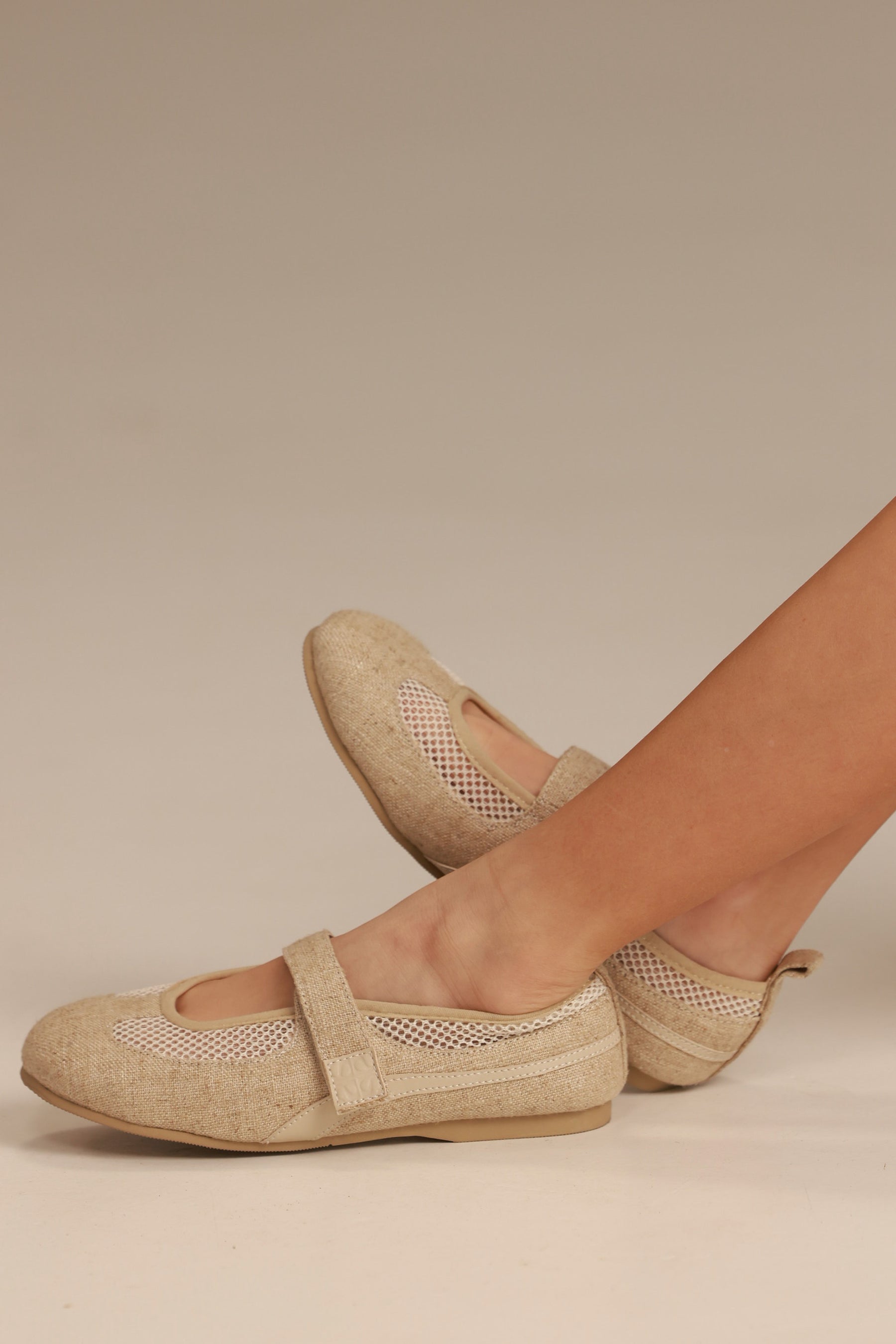 נעלי וינה בז'