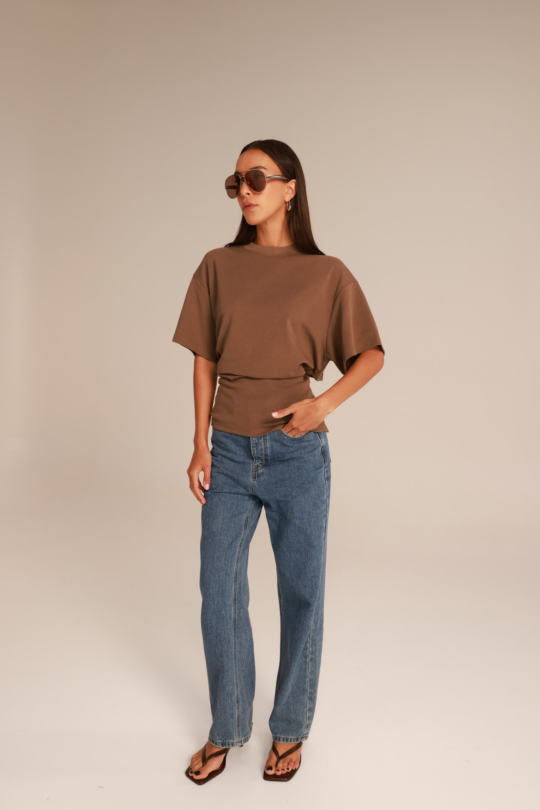 חולצת נרקיס חומה