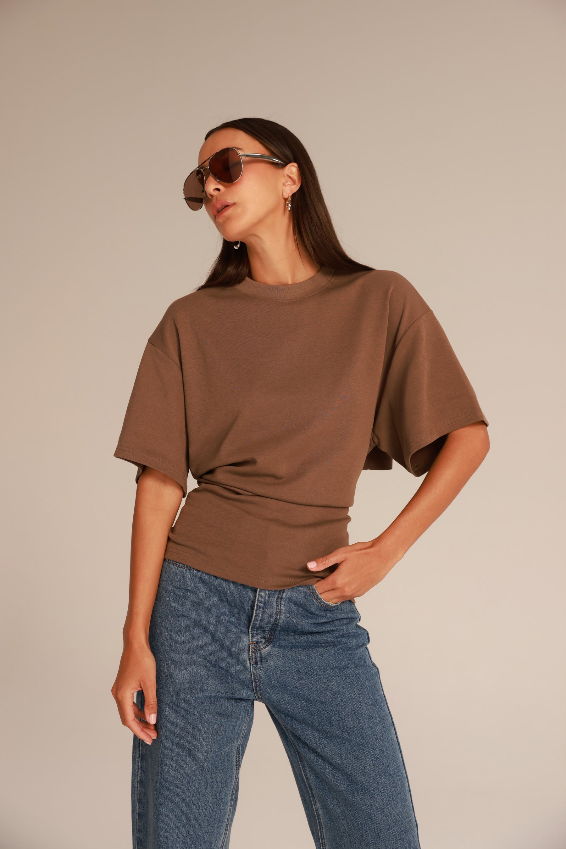 חולצת נרקיס חומה