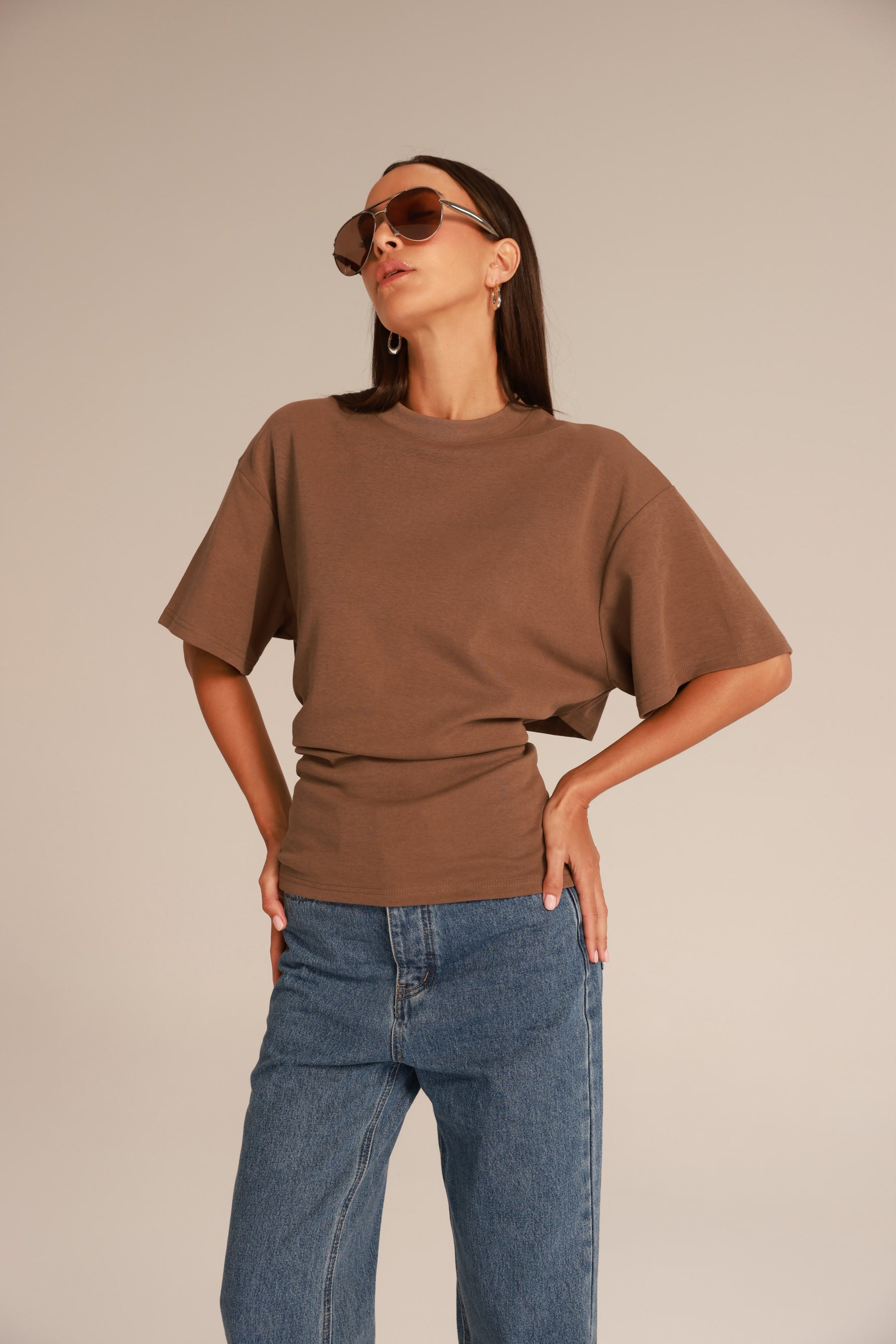 חולצת נרקיס חומה