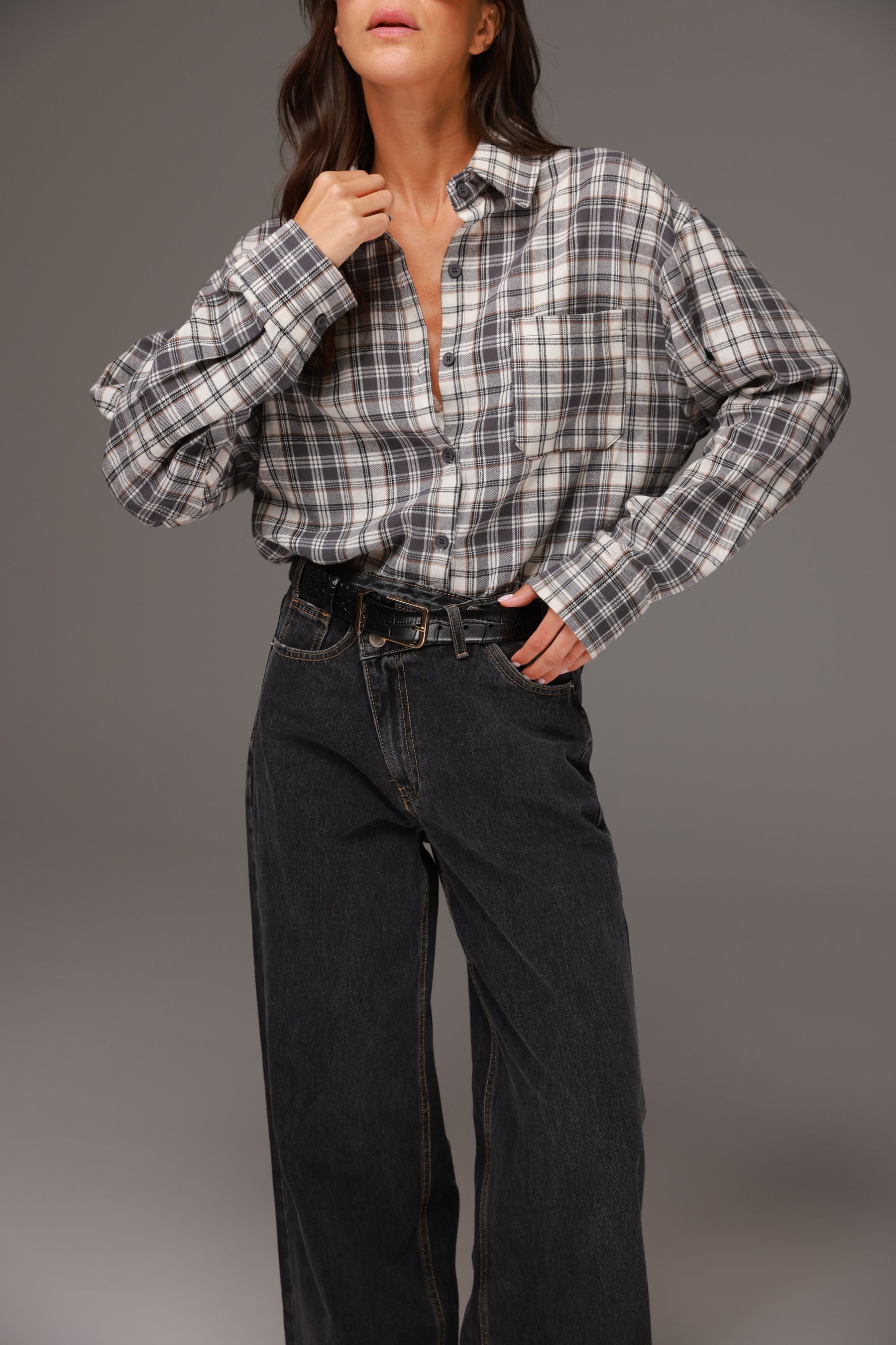 חולצת אביגיל מכופתרת אפורה