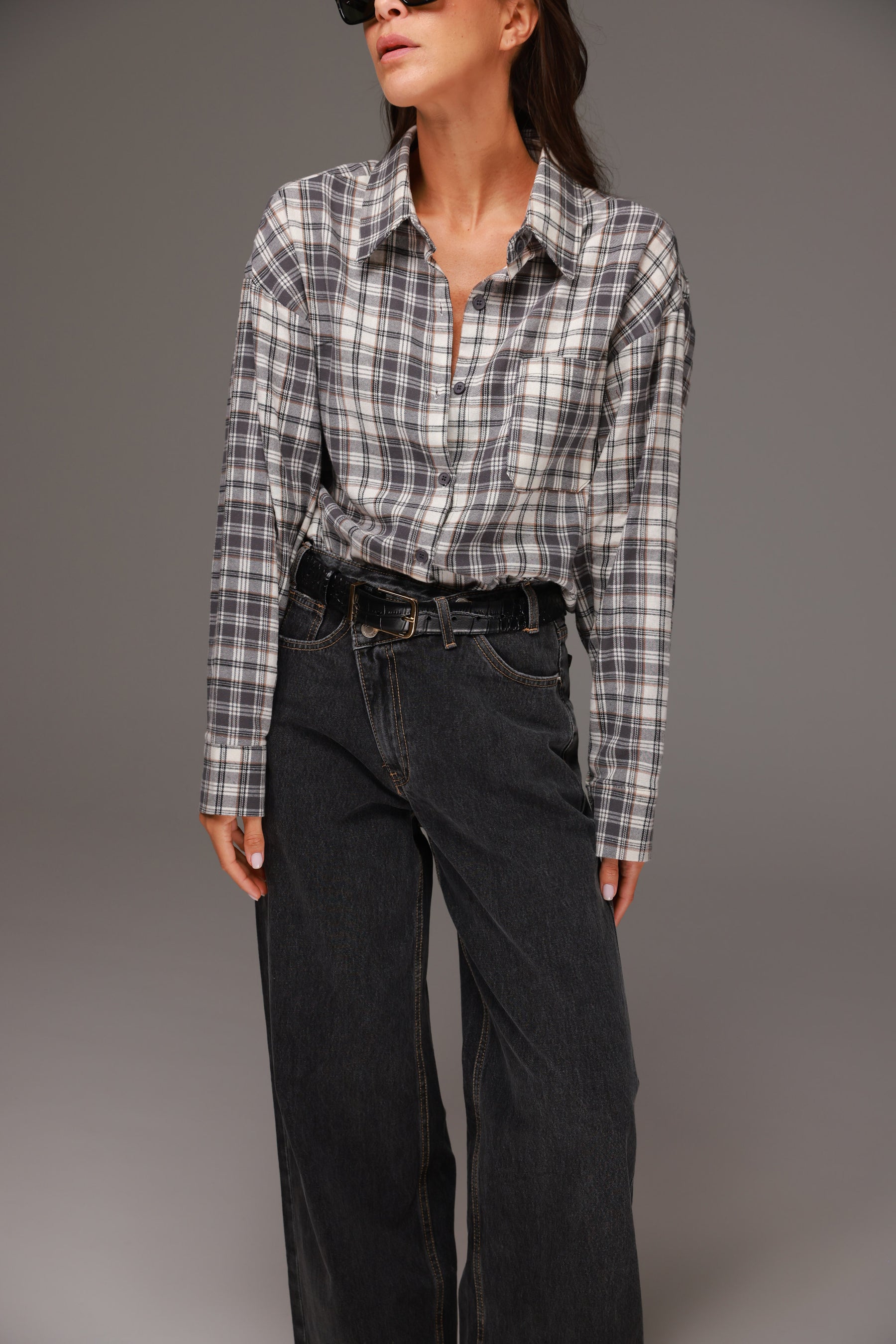 חולצת אביגיל מכופתרת אפורה