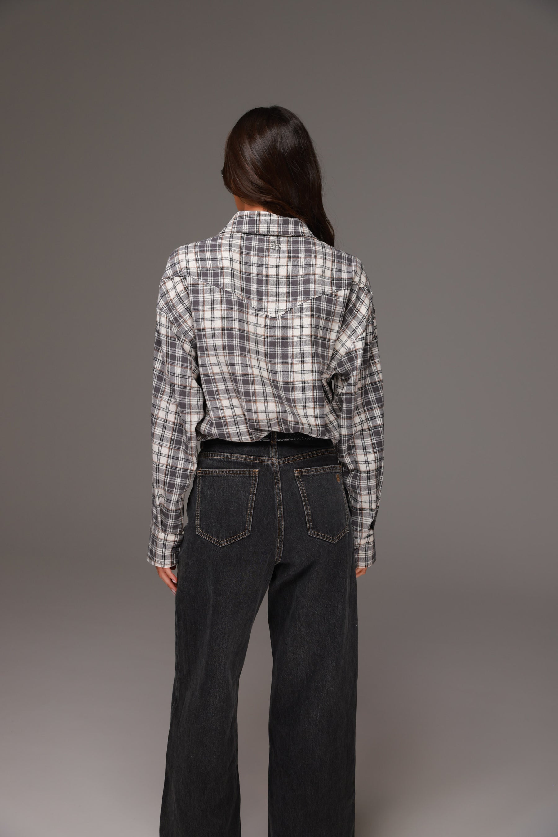 חולצת אביגיל מכופתרת אפורה