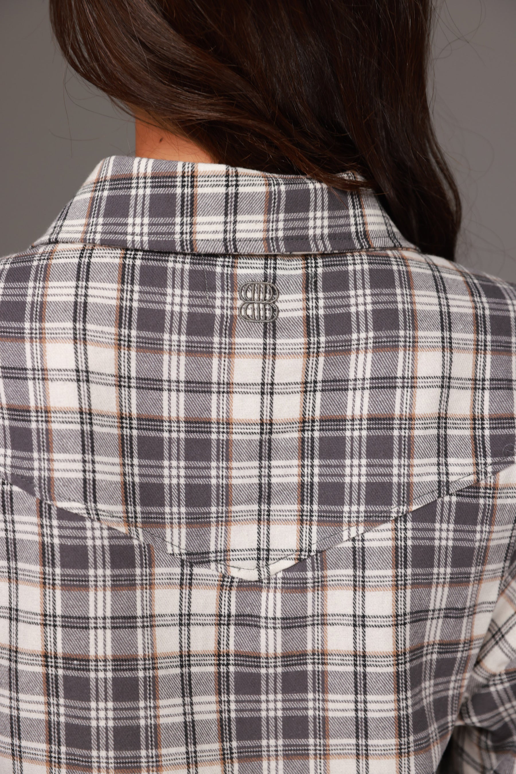 חולצת אביגיל מכופתרת אפורה