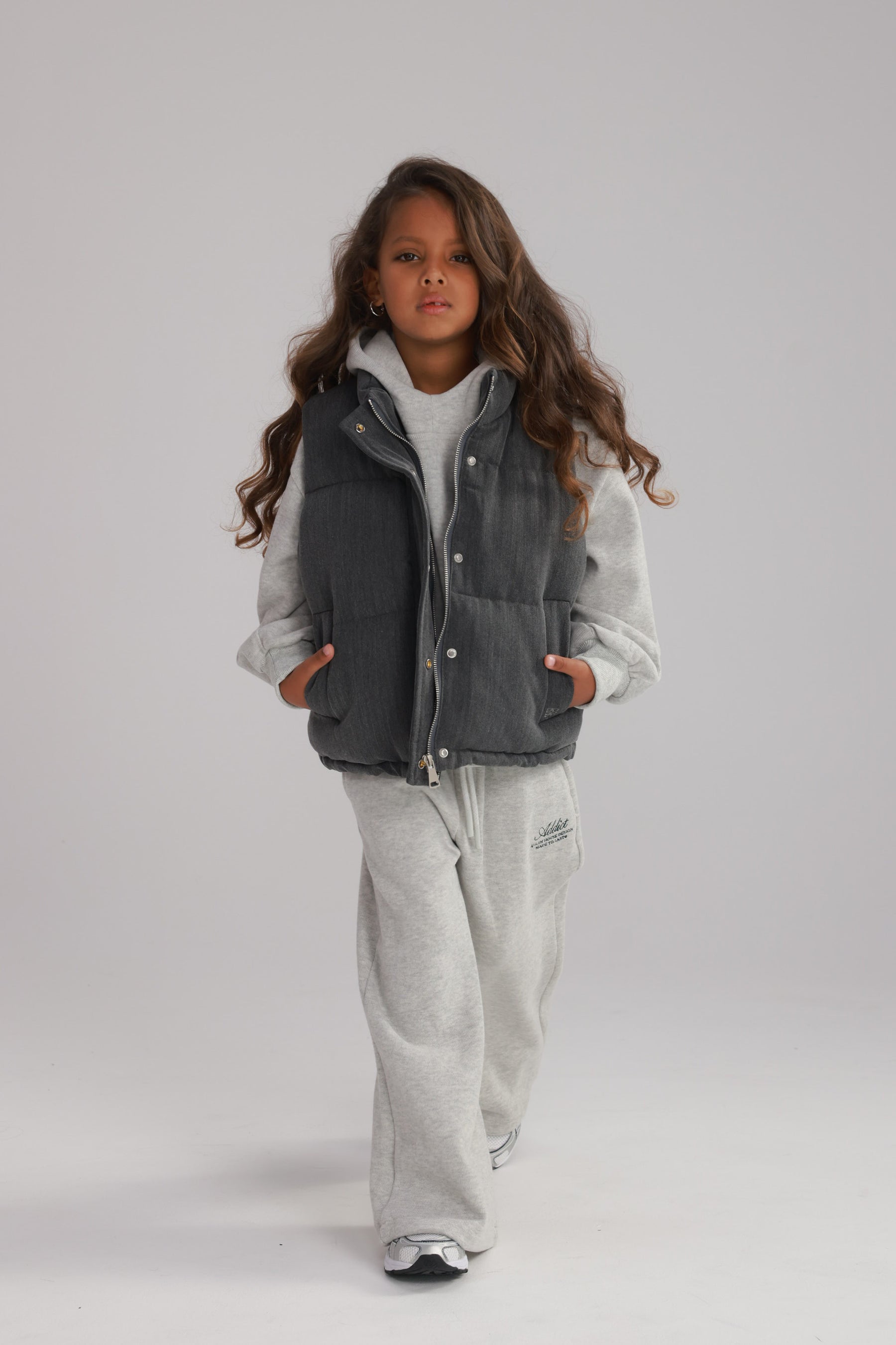 חליפת סופי אפורה