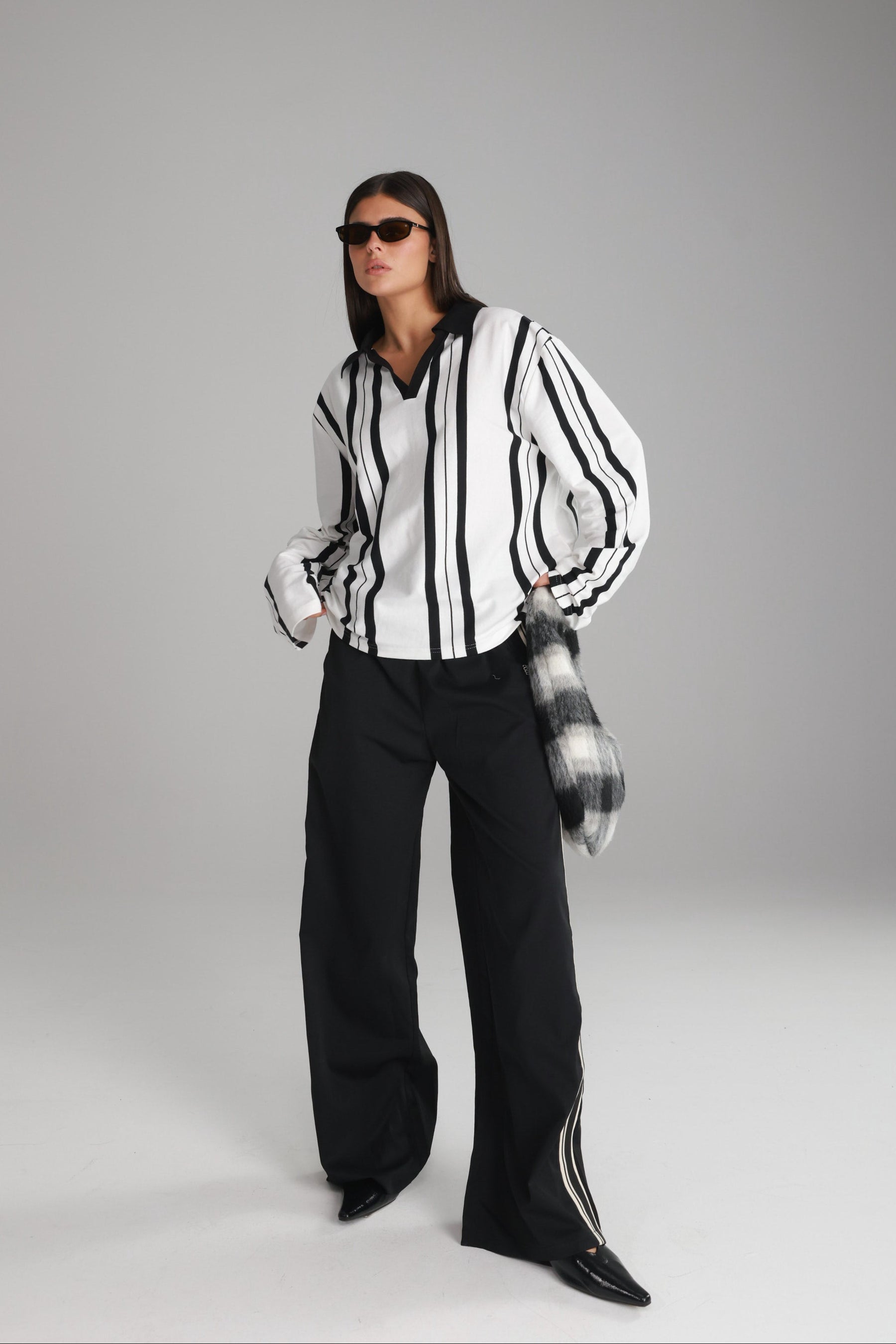 חולצת לינה פסים לבן/שחור