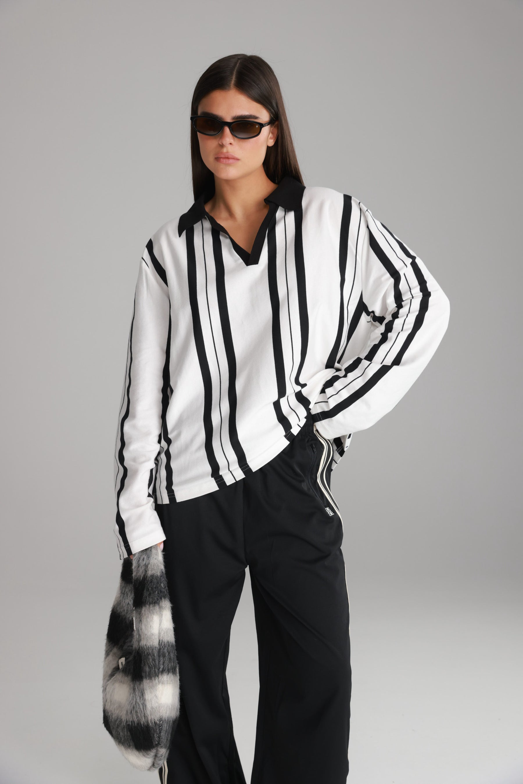 חולצת לינה פסים לבן/שחור