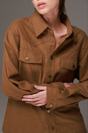 חולצת שיינה מכופתרת חומה