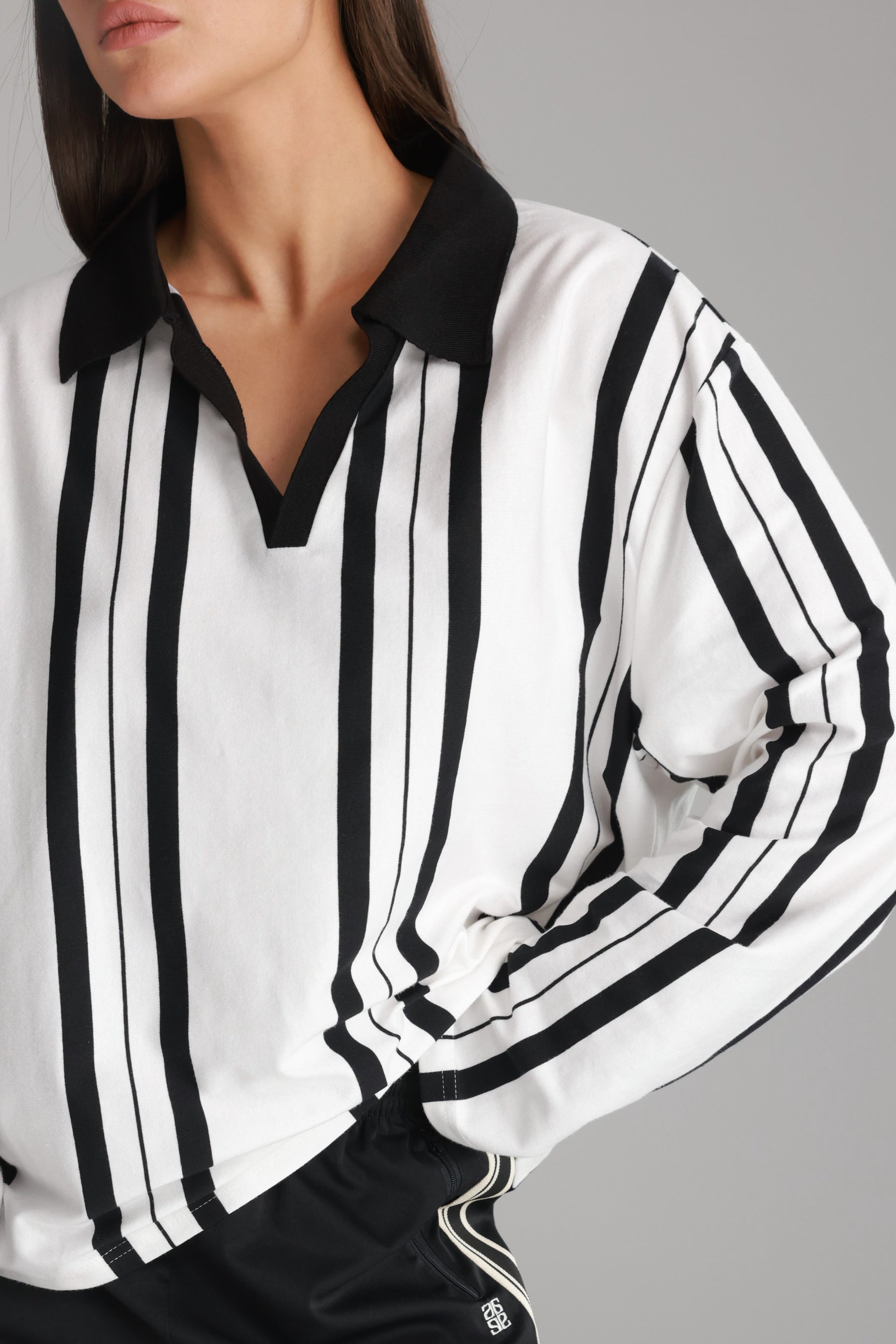 חולצת לינה פסים לבן/שחור
