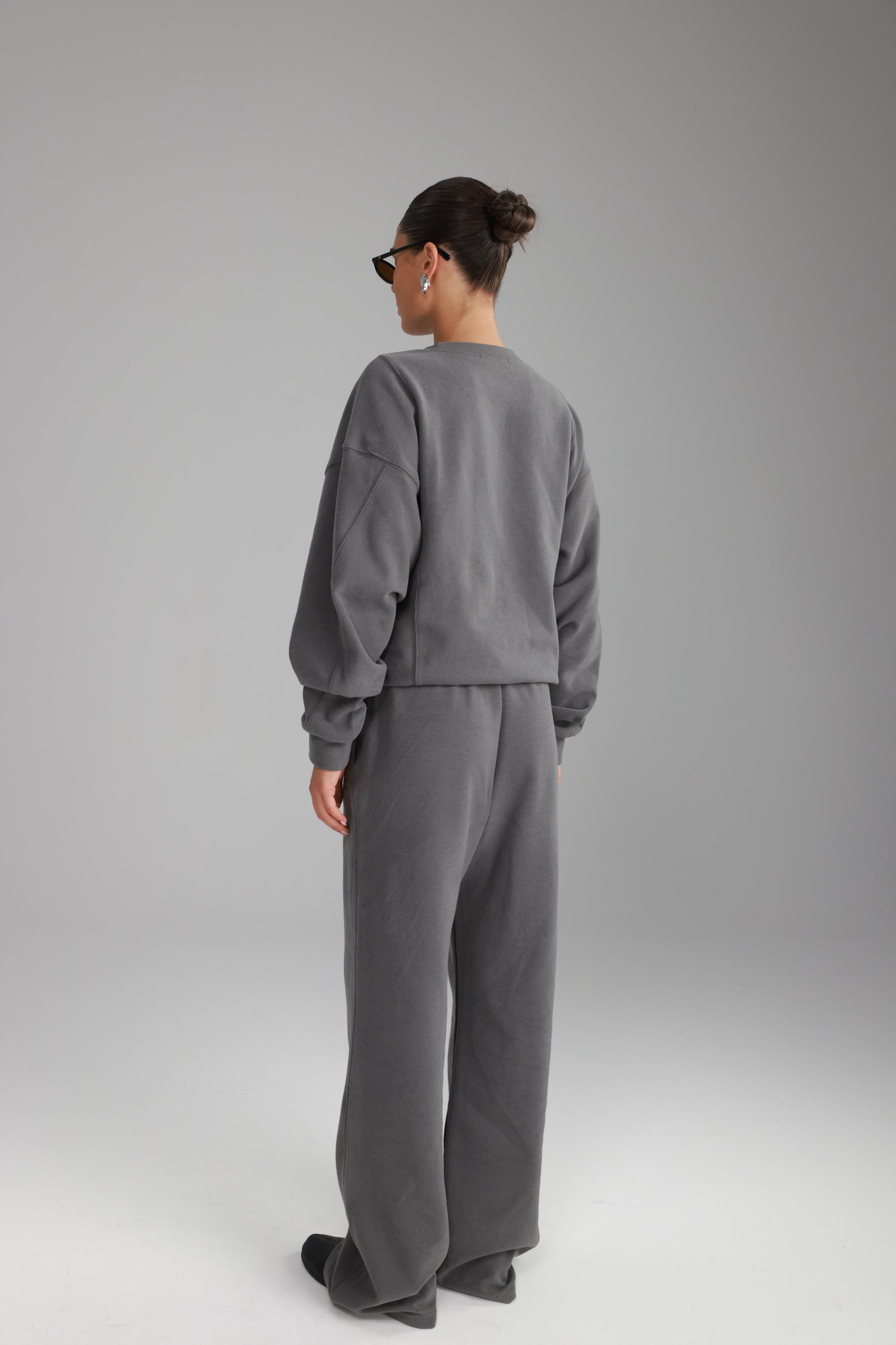 חליפת אדיסון אפור כהה